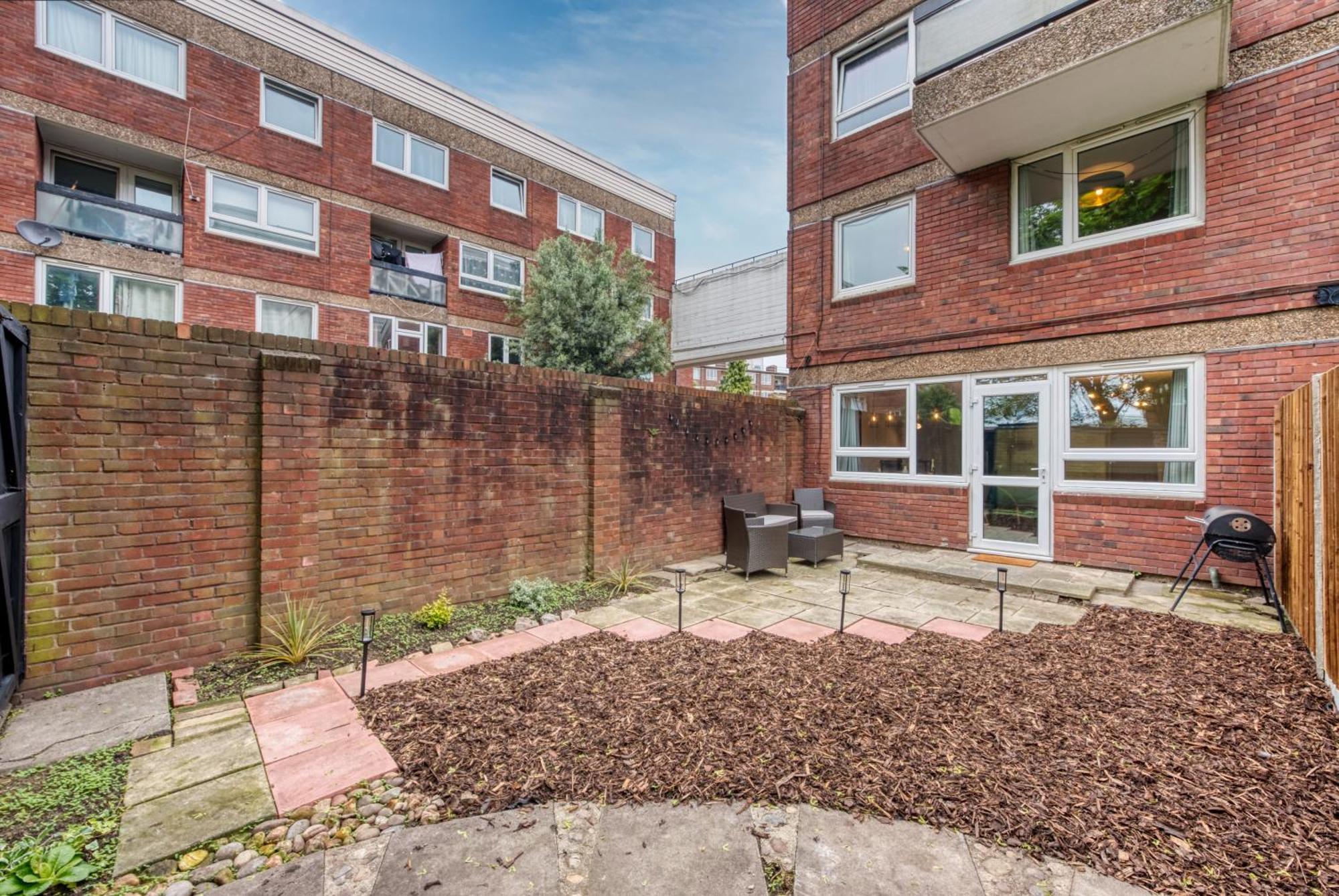 Apartment Spacious 3 Bedroom Whitechapel With Garden By Gold London