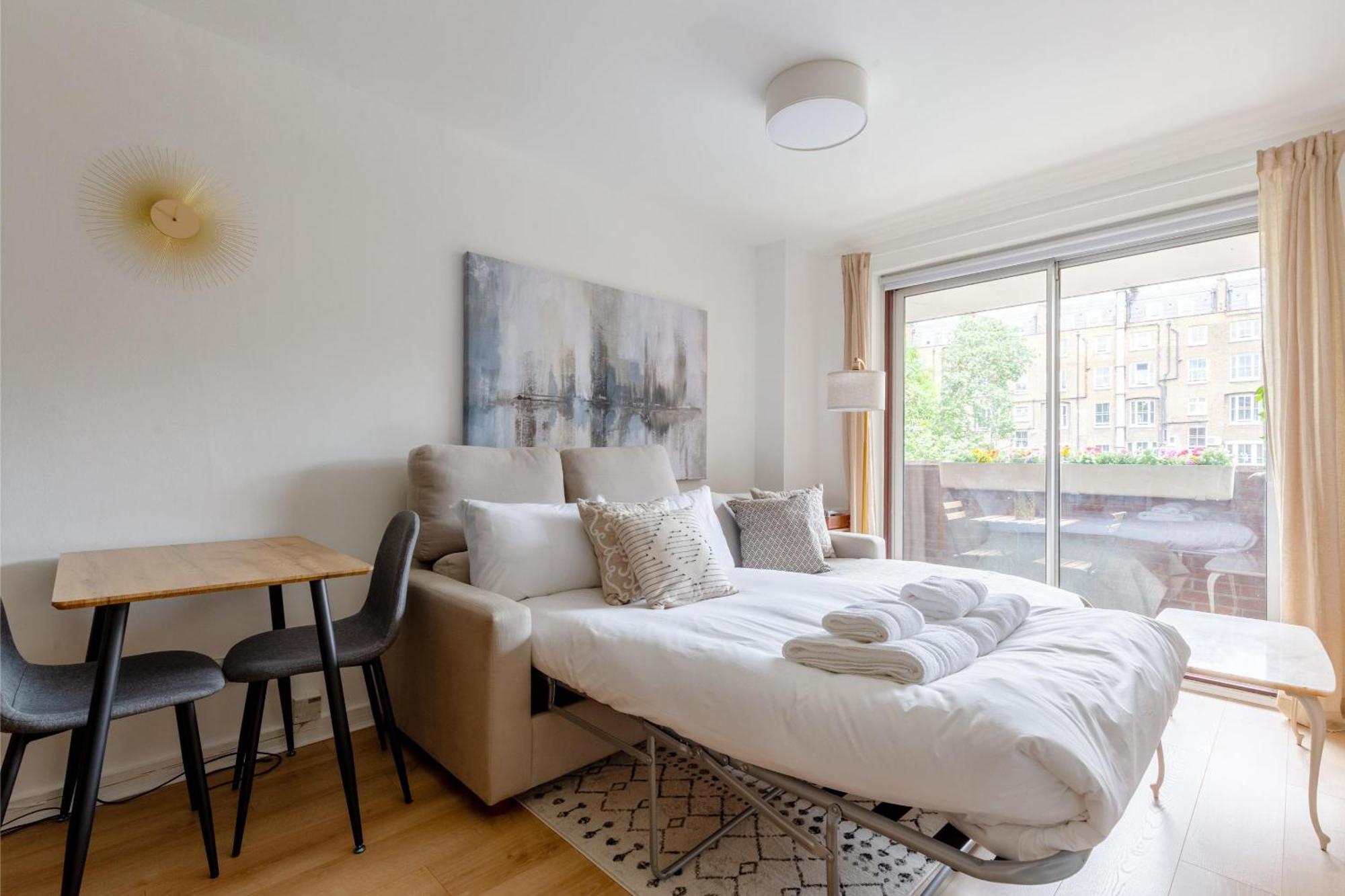 Apartment Refurbished Kensington With Balcony Near Tube