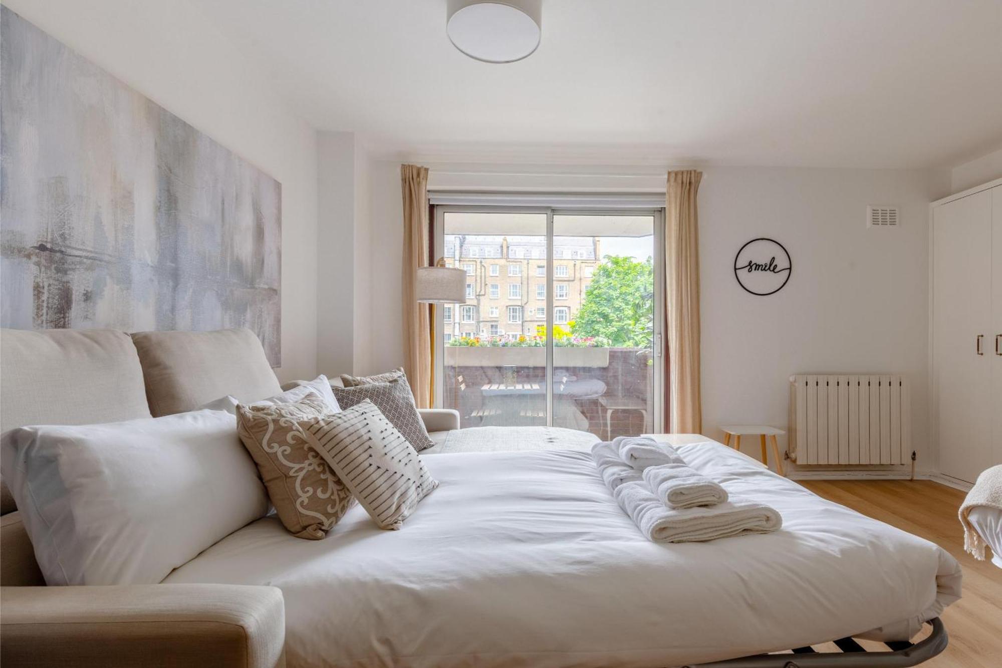 Apartment Refurbished Kensington With Balcony Near Tube *