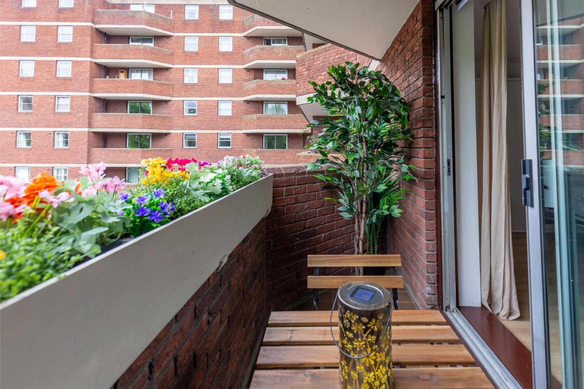 Apartment Refurbished Kensington With Balcony Near Tube London