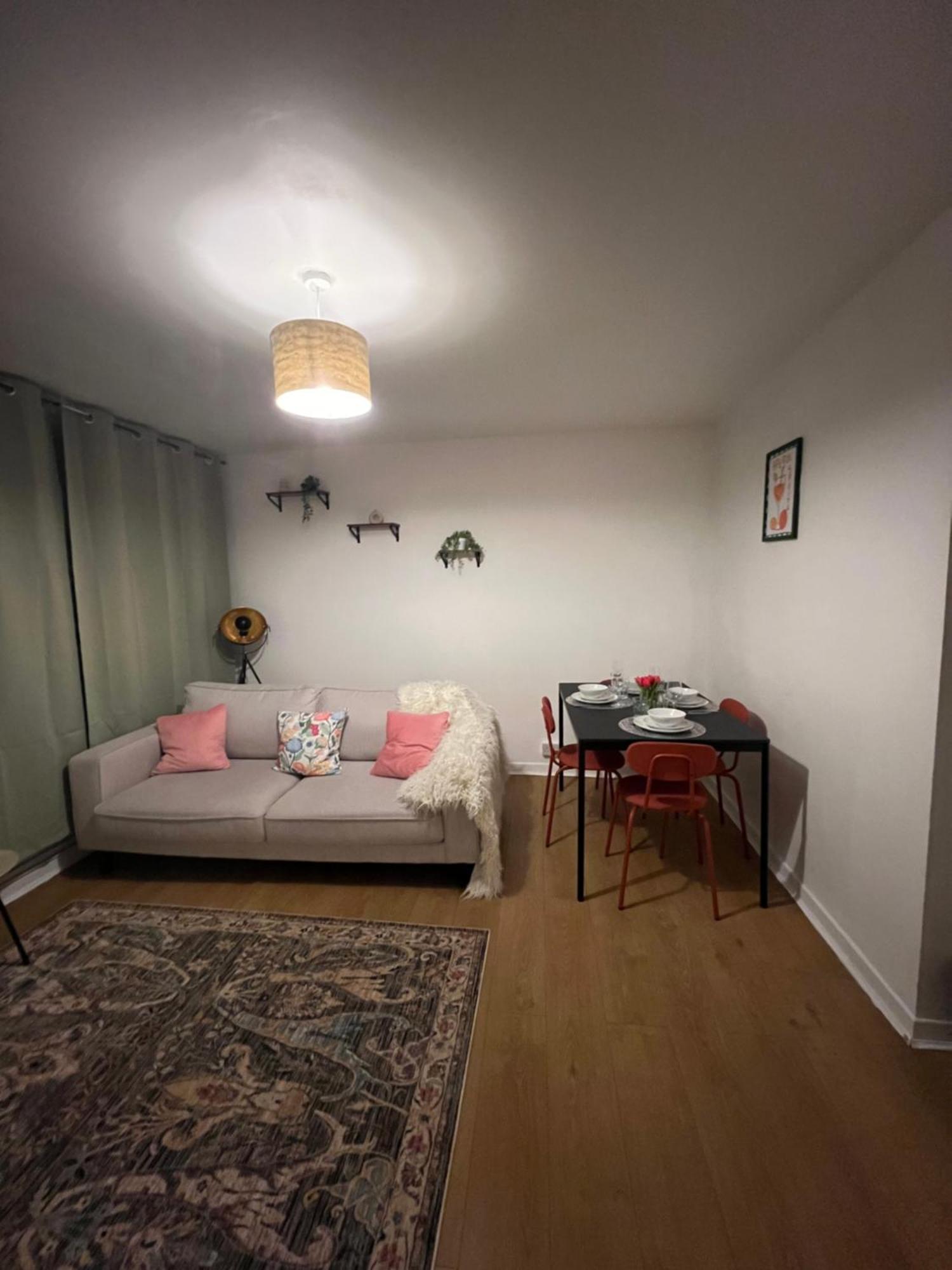 Cosy In Apartment *