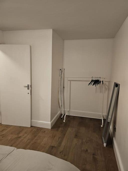 Beautiful Garden Flat Near * London