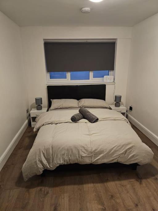 Beautiful Garden Flat Near Apartment *