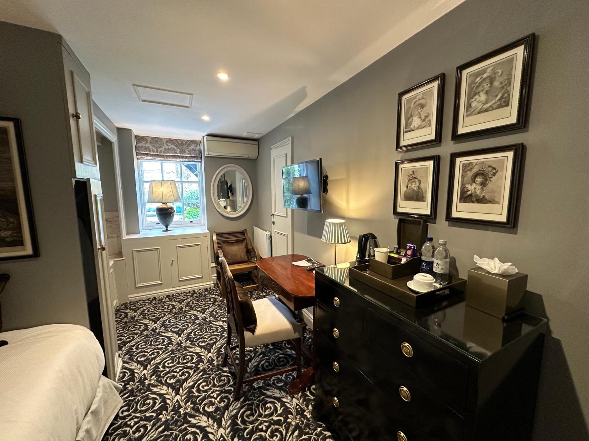 Hotel No. 30 Knightsbridge 4*