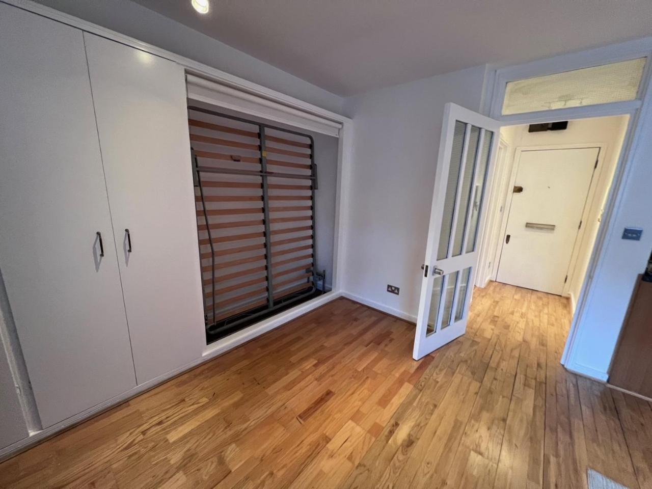 Apartment Refurbished Kensington With Balcony Near Tube London