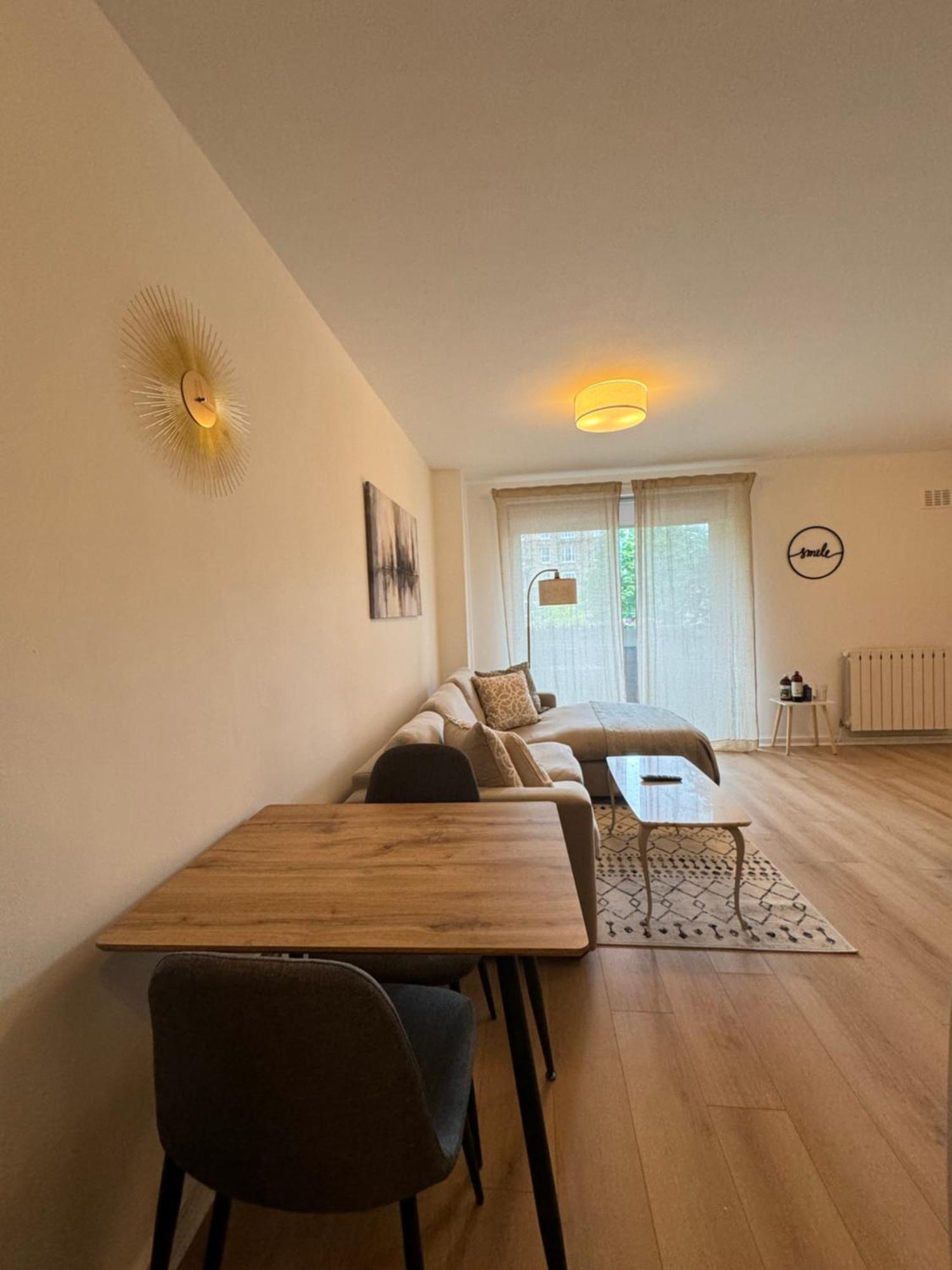 Refurbished Kensington With Balcony Near Tube Apartment London