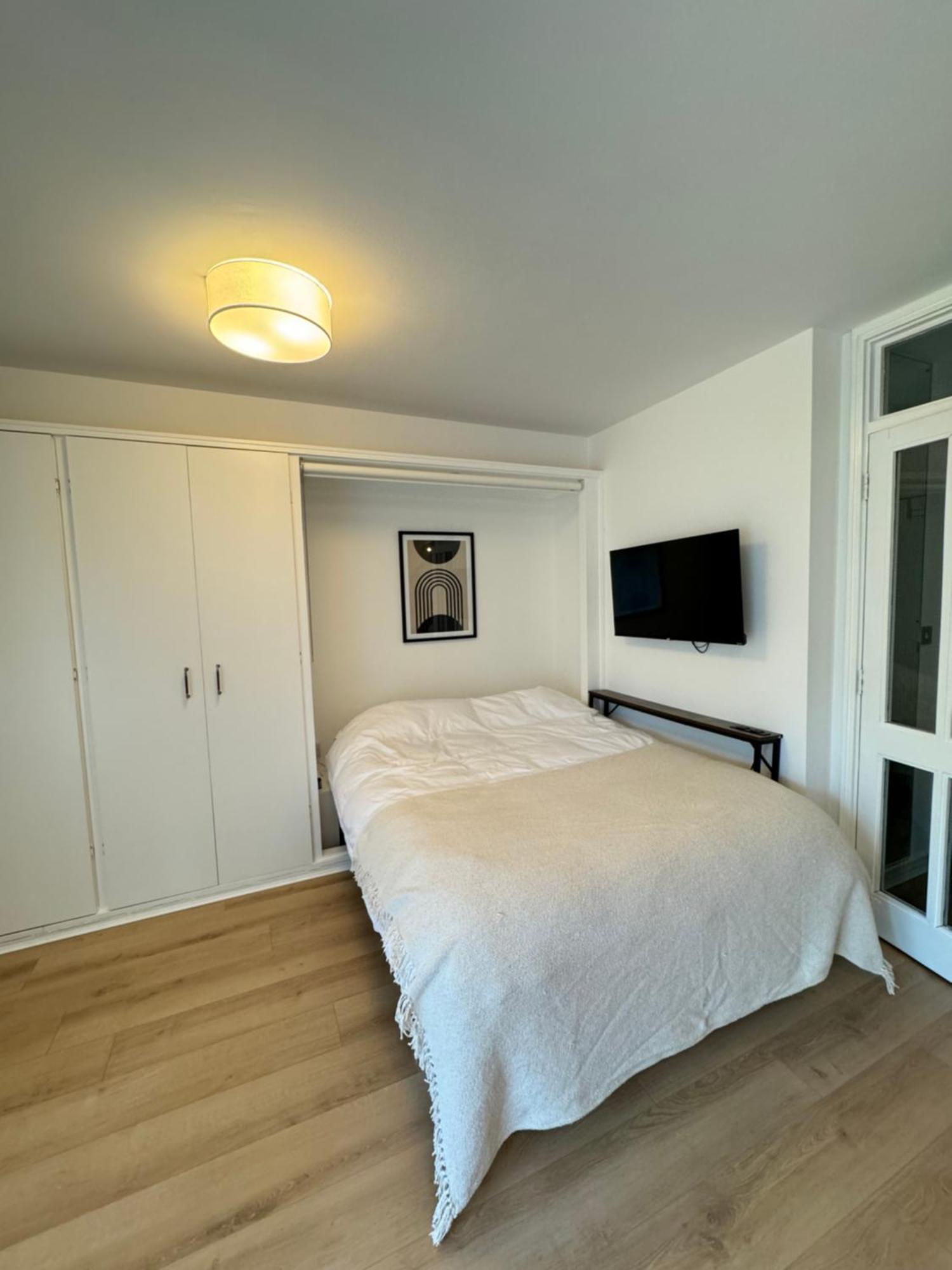 Refurbished Kensington With Balcony Near Tube * London