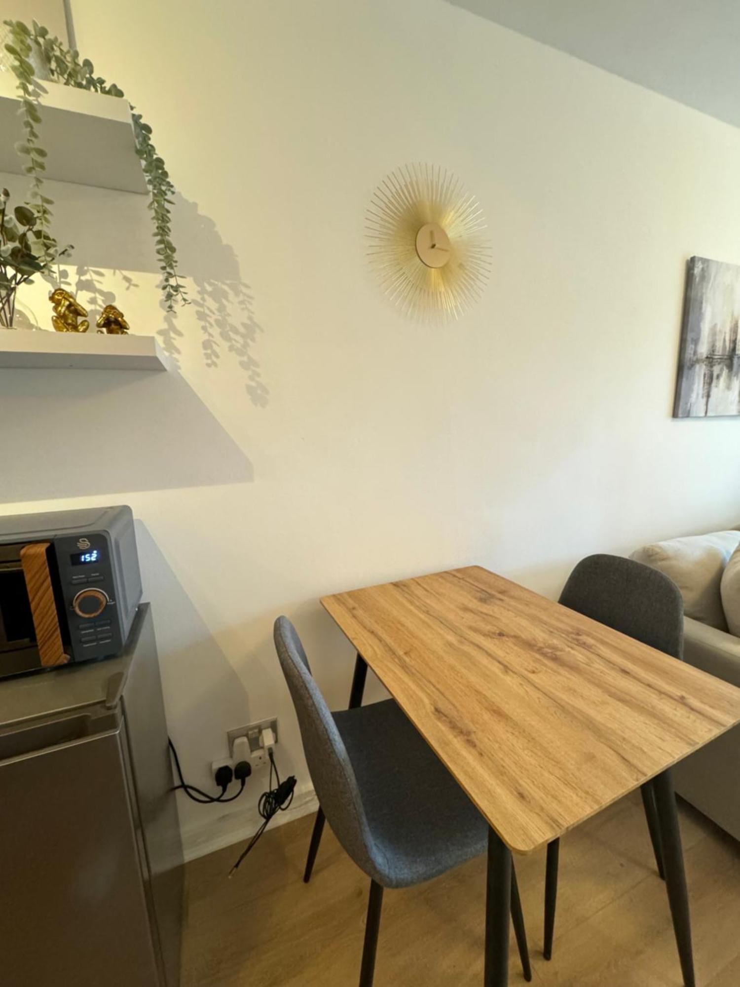 Apartment Refurbished Kensington With Balcony Near Tube