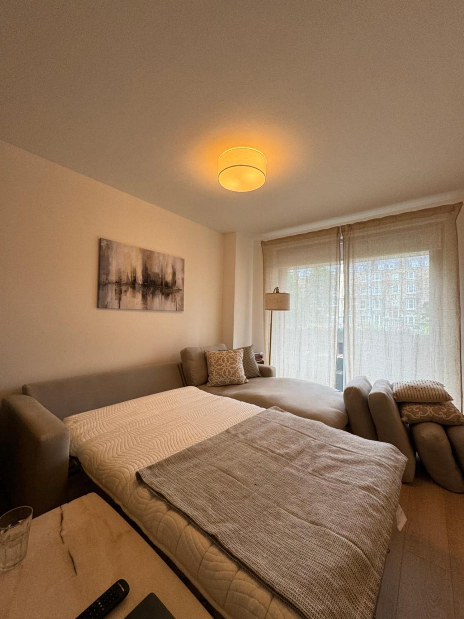 Refurbished Kensington With Balcony Near Tube Apartment
