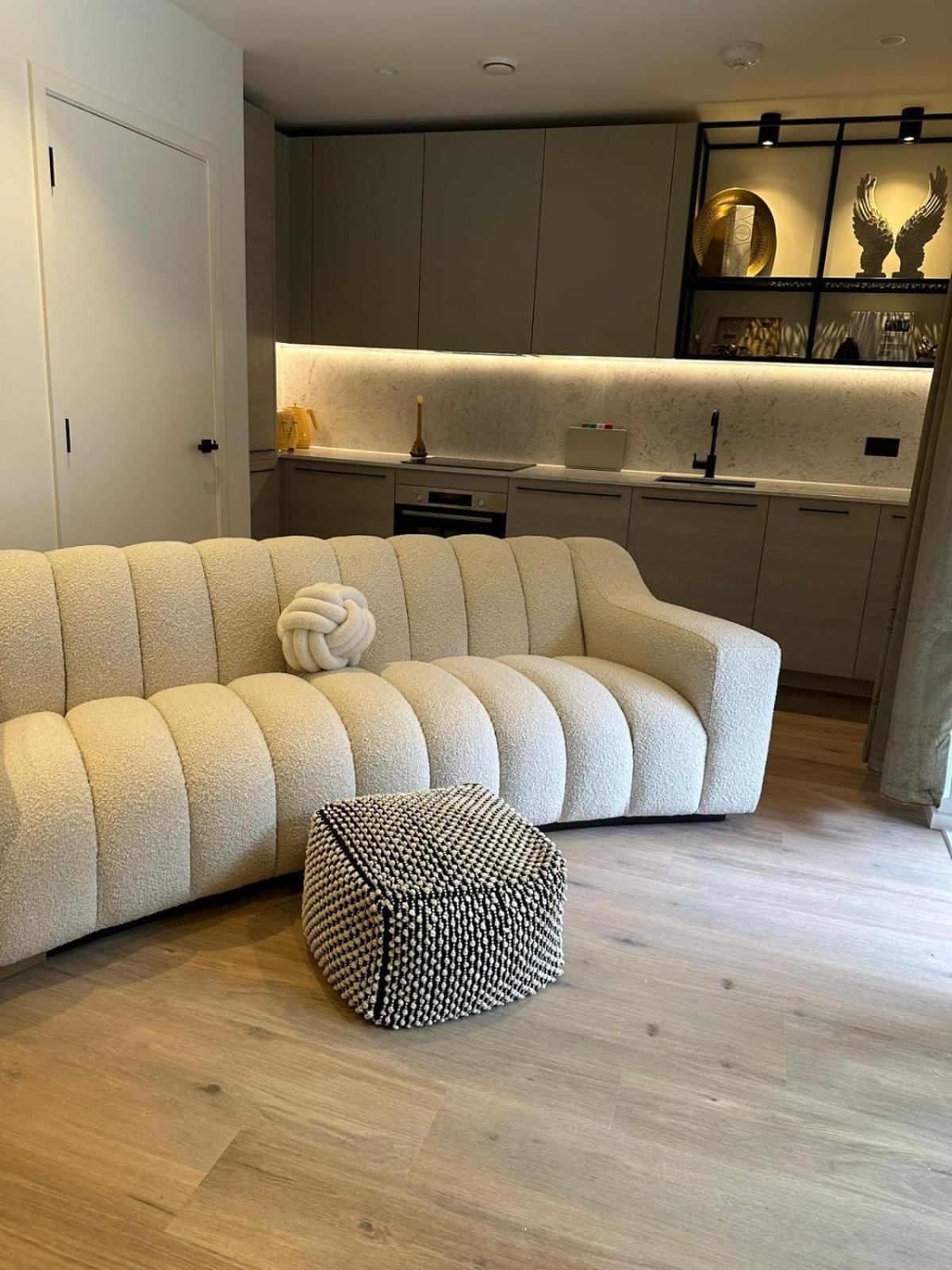 Apartment Luxurious And Cozy 1 Bedroom Flat With Netflix - Near Canary Wharf And O2