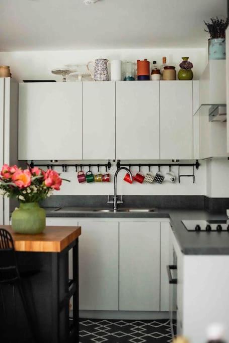 Apartment Beautiful, Quiet Flat With Patio Close To Metro *