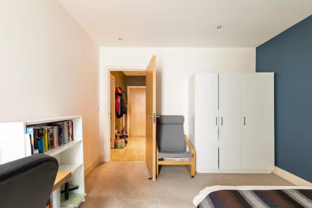 Spacious Air-conditioned Double With Workspace Homestay