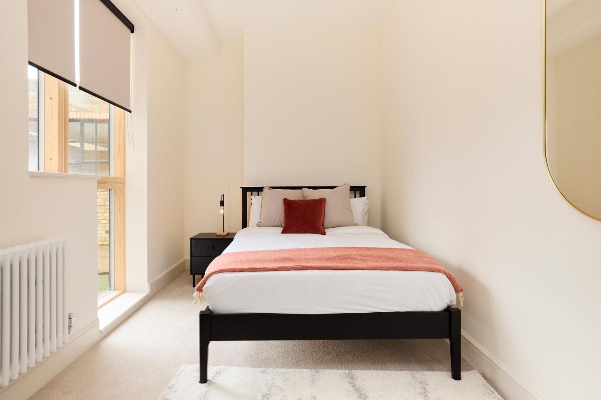 The East Mile Place - Cosy 2bdr Flat With Balcony Appartement Londen
