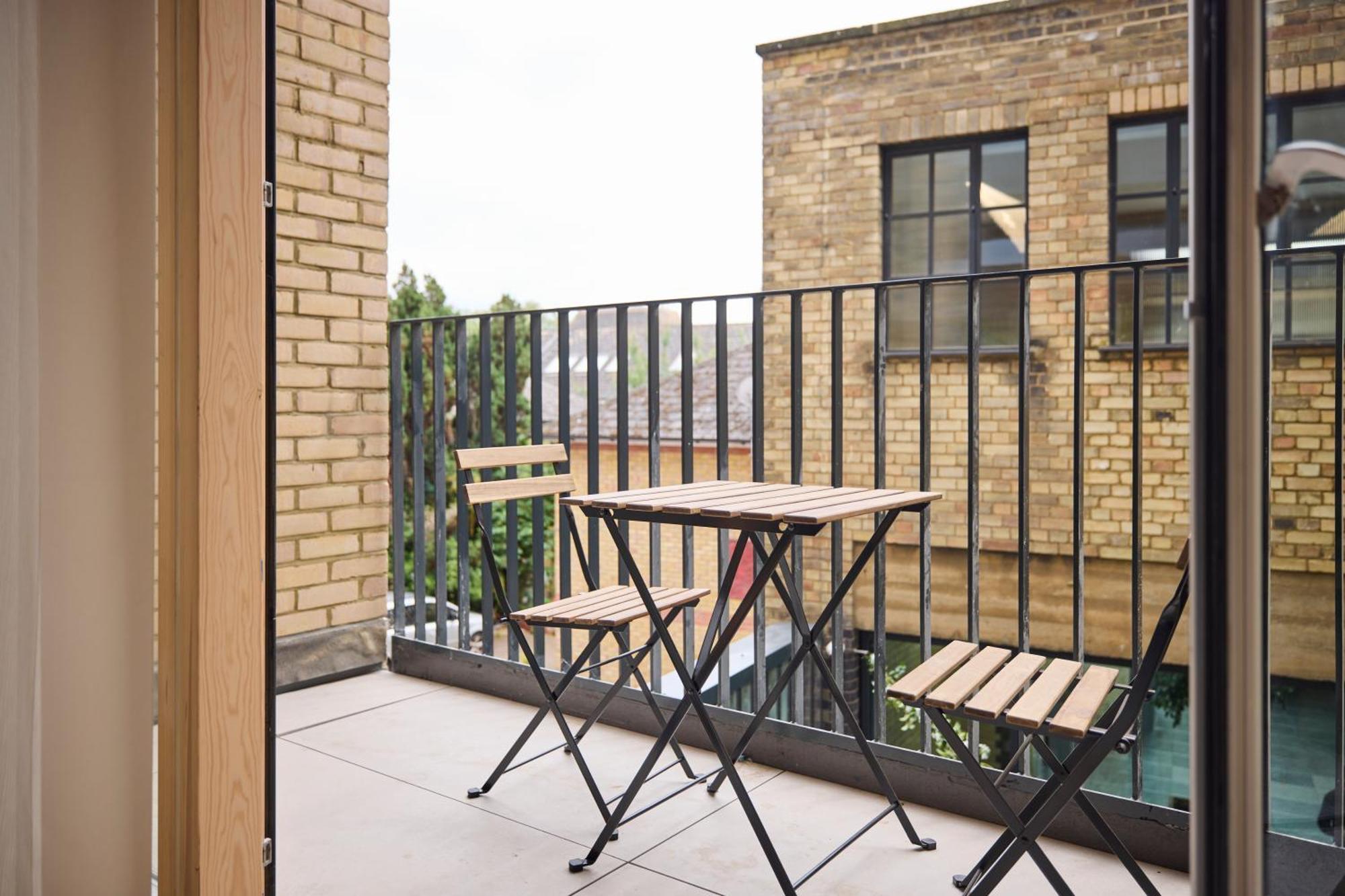 Appartement The East Mile Place - Cosy 2bdr Flat With Balcony Londen