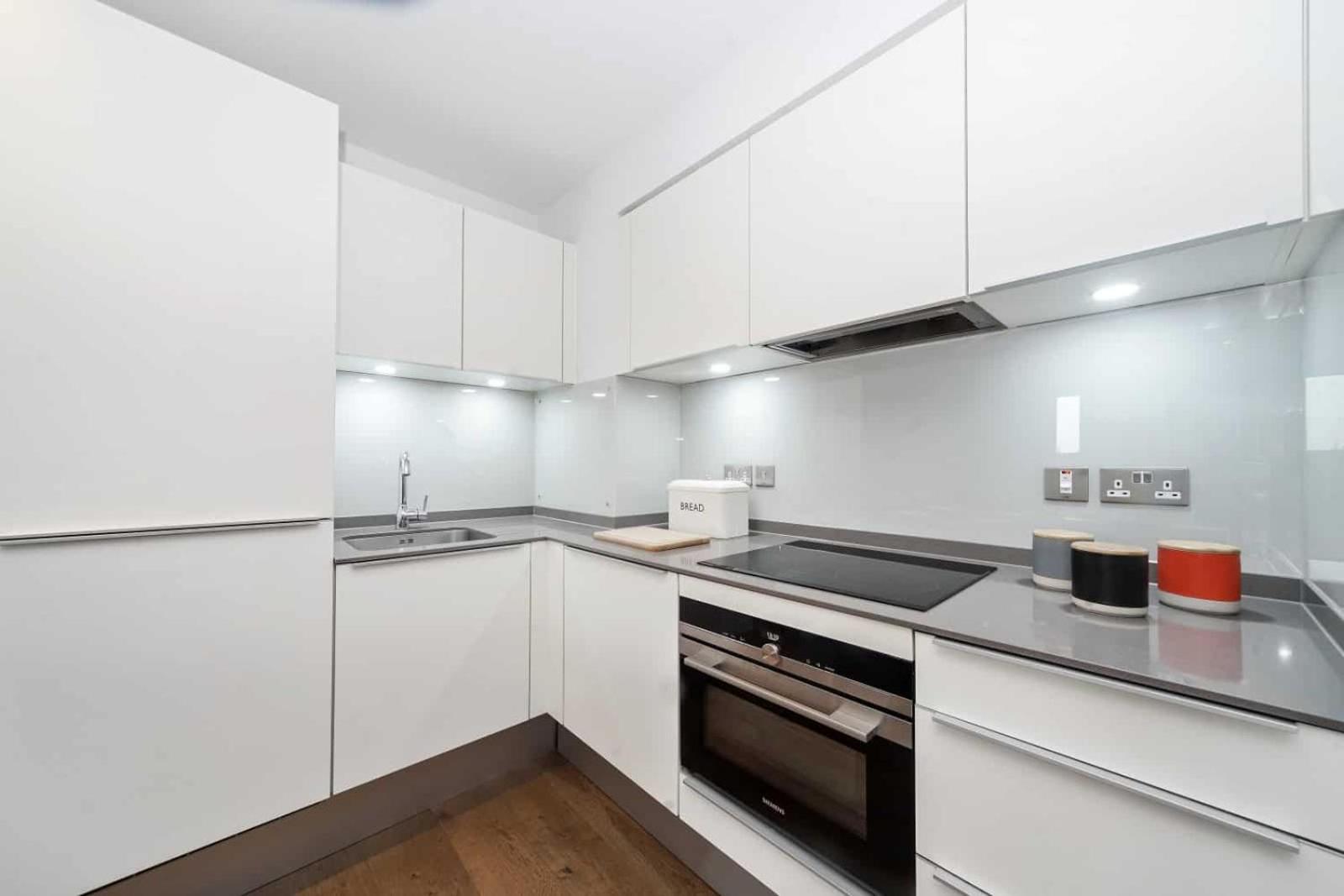 Wonderful Luxury 2br Oasis In Enctre * Londen