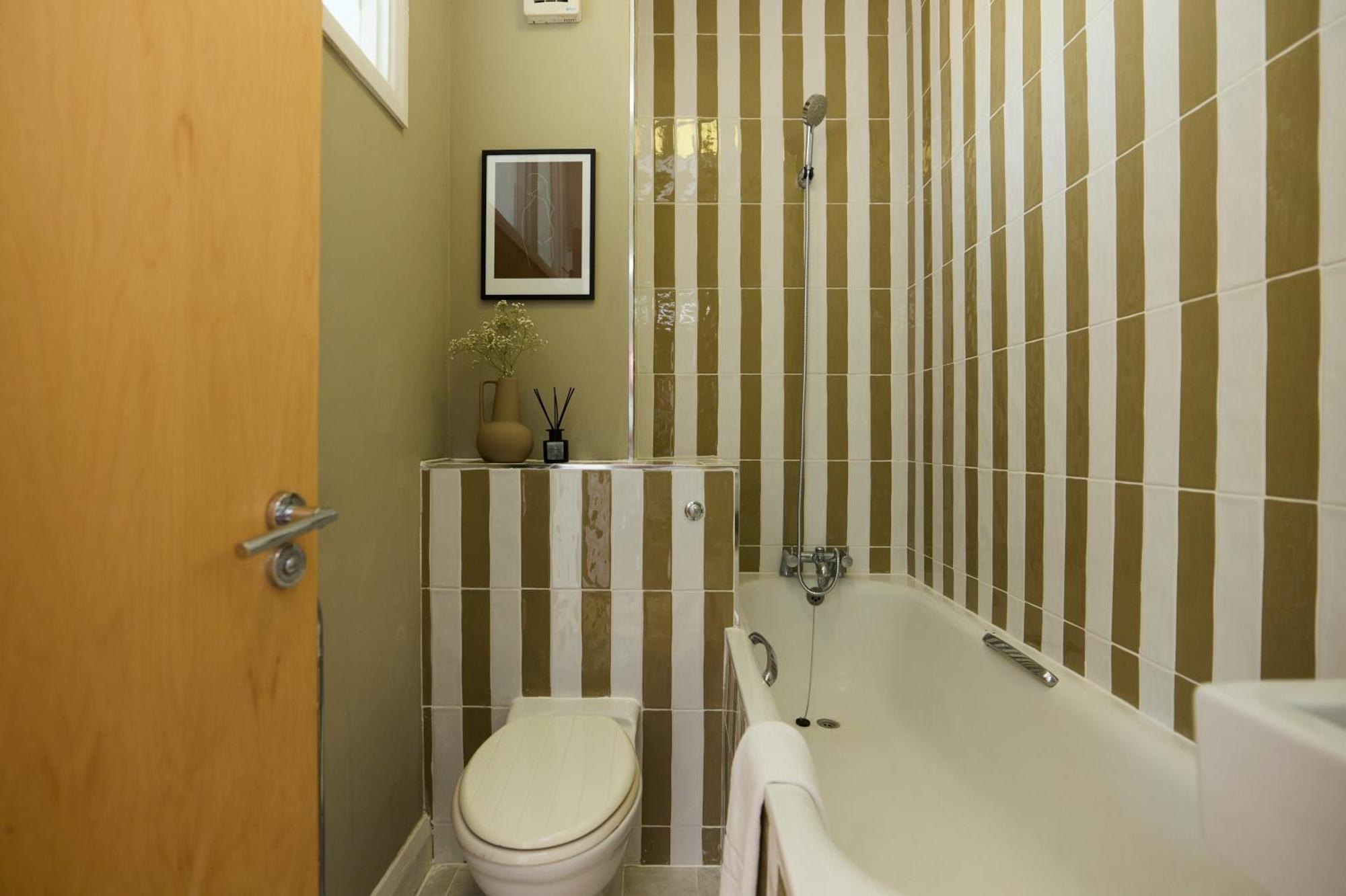The Camden Hideout - Modish And Bright 2bdr Flat Apartment London