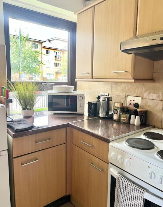 Gorgeous Flat 10 Min Walk To Stadium Free Parking Apartment