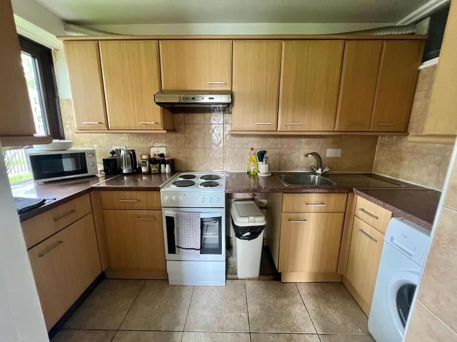 Gorgeous Flat 10 Min Walk To Stadium Free Parking