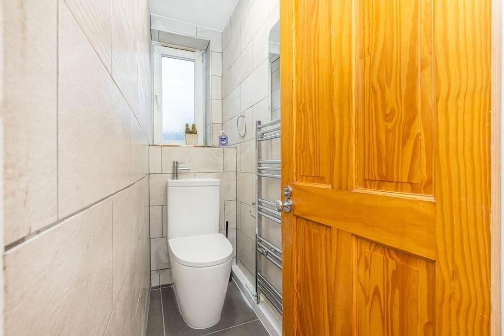 Ground Charming 3 Bedroom Flat With Private Garden * Londen