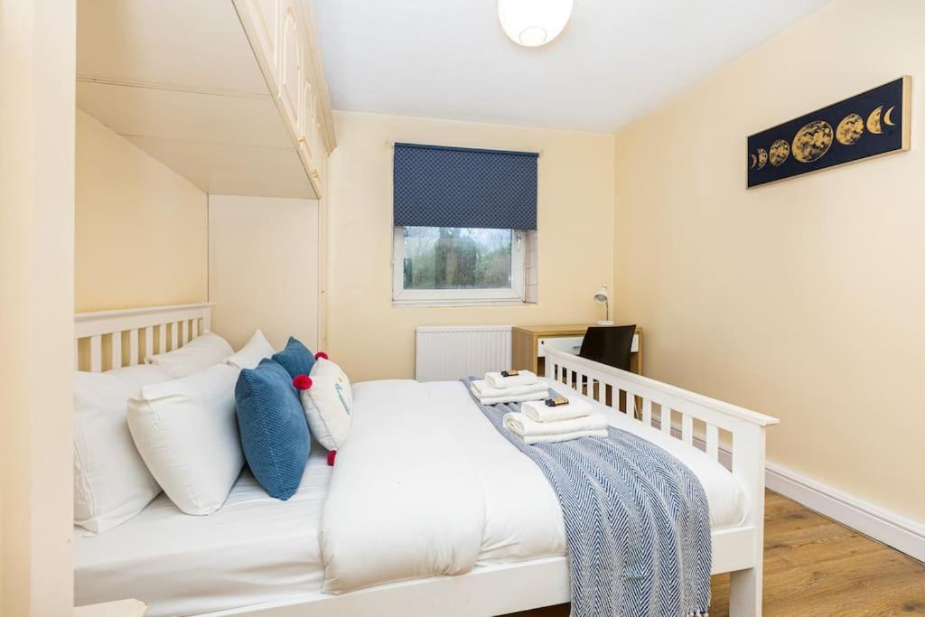 Appartement Ground Charming 3 Bedroom Flat With Private Garden Londen