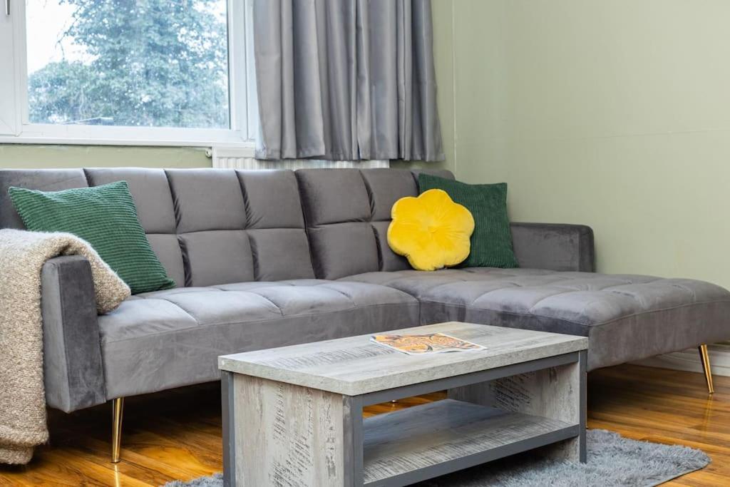 Appartement Ground Charming 3 Bedroom Flat With Private Garden