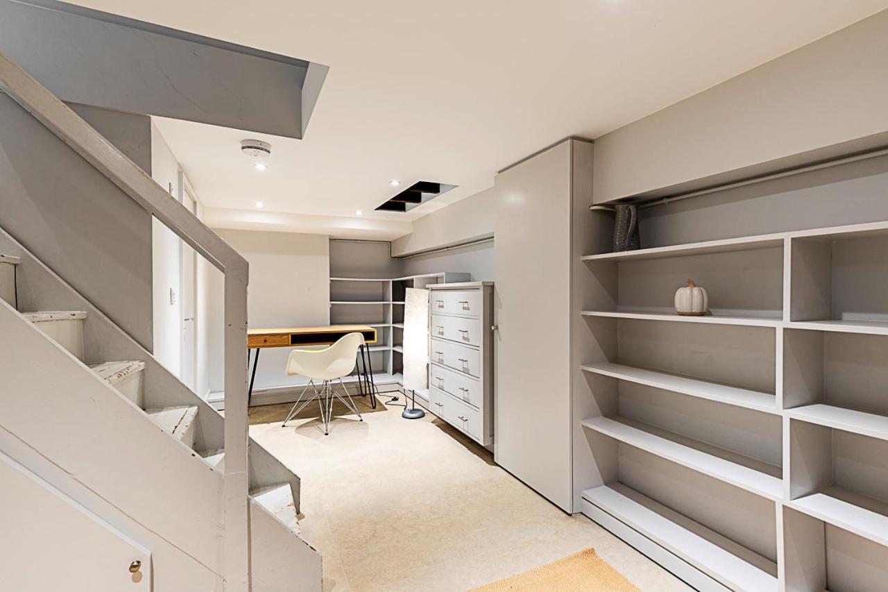 Renovated Historic & Garden In Enclave Ferienhaus London