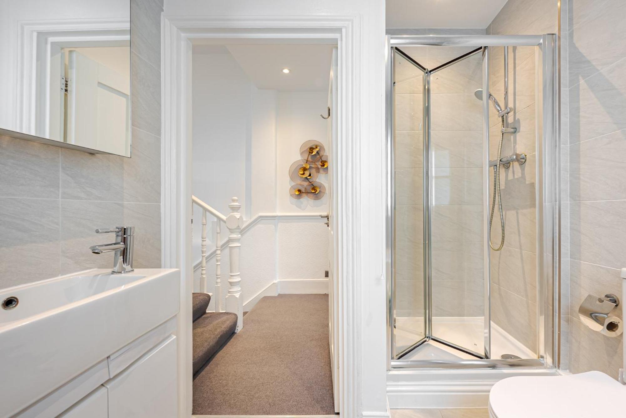 Charming 3bedroom In Apartment