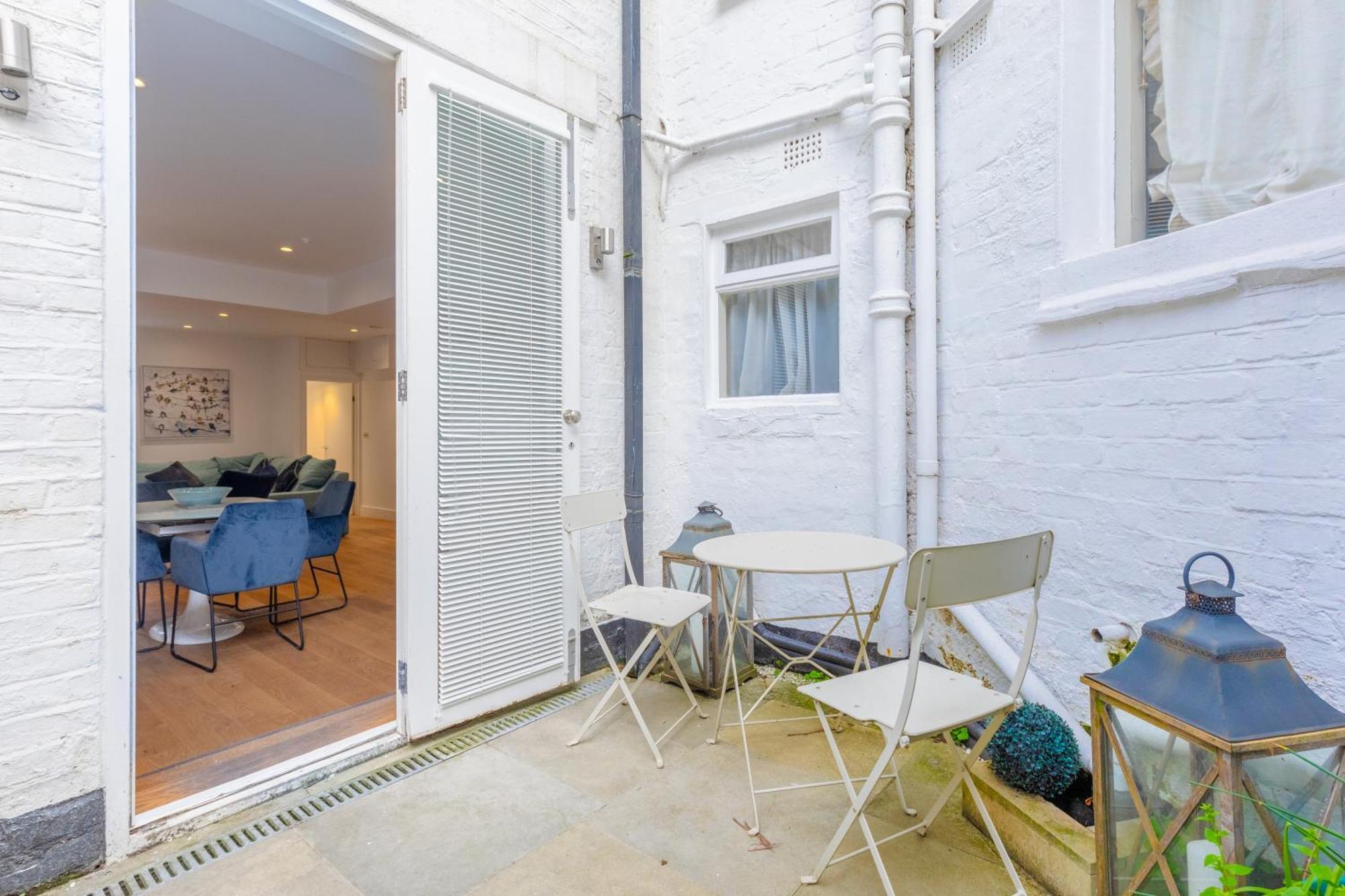 Apartment Lovely In Near Victoria *