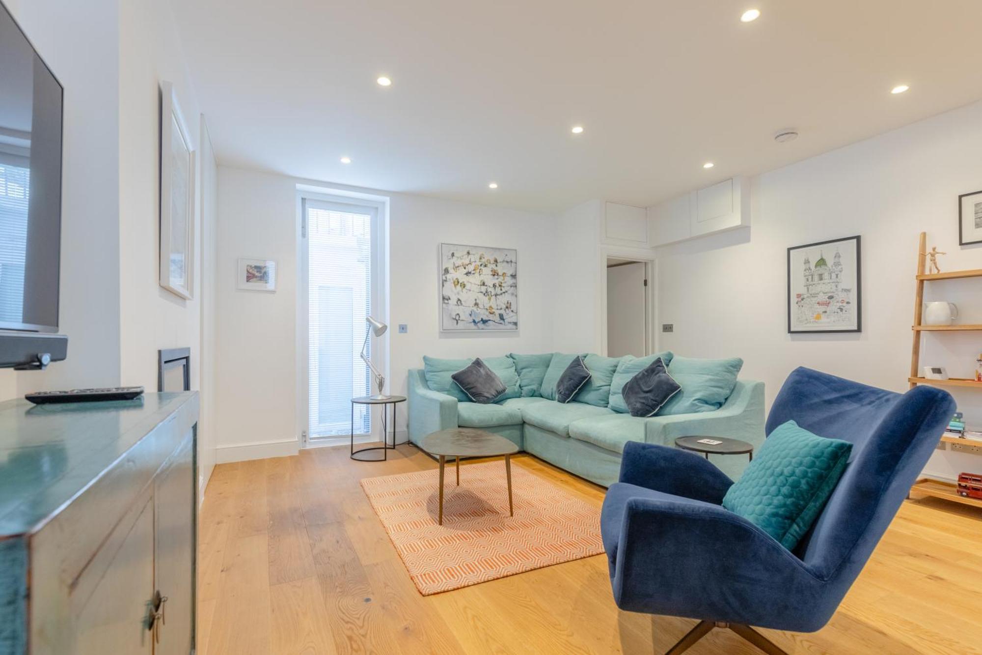 Apartment Lovely In Near Victoria London