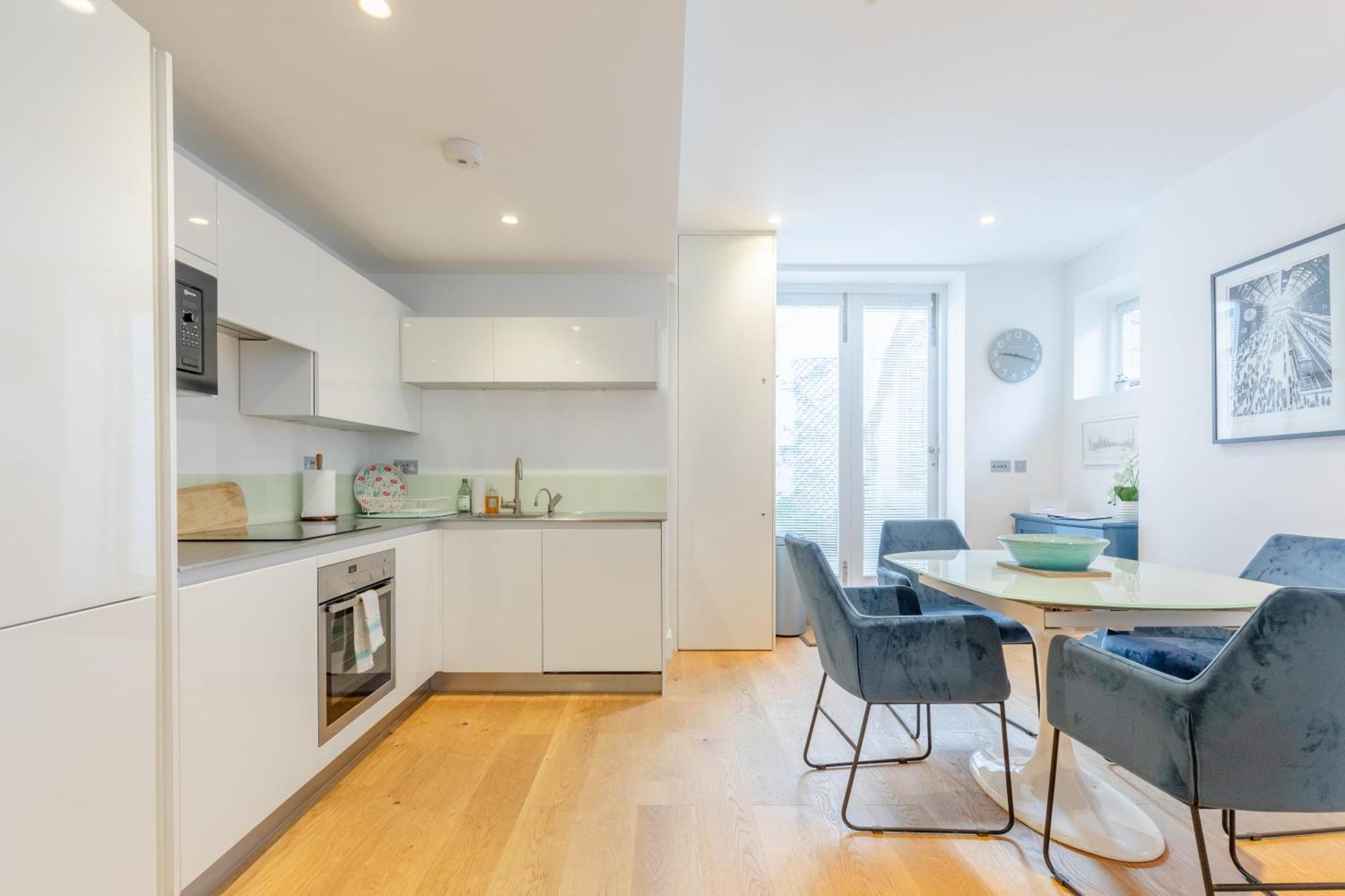 Apartment Lovely In Near Victoria London