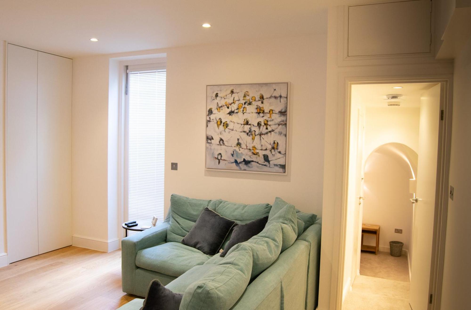 Apartment Lovely In Near Victoria