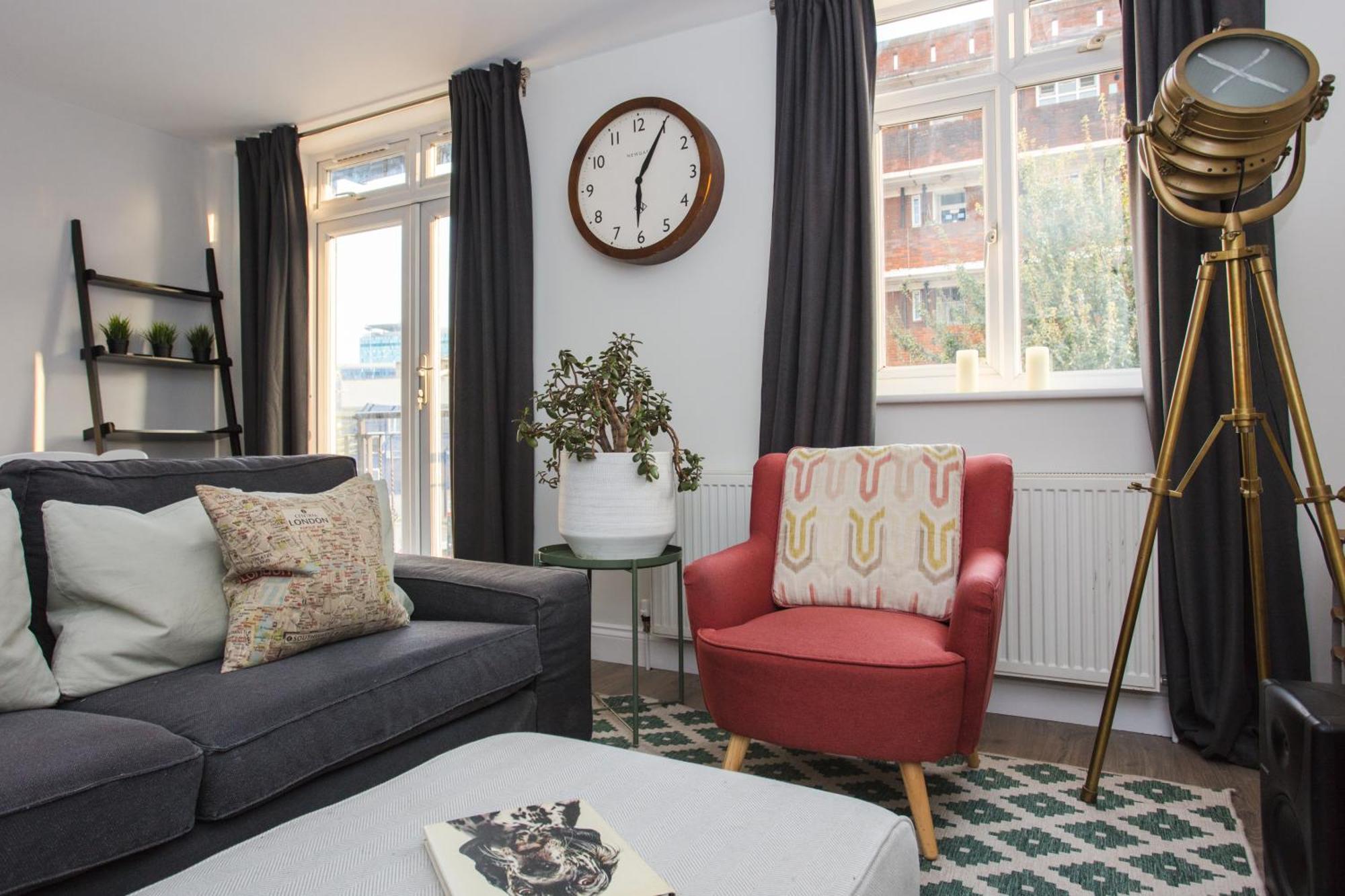 Lovely 2 Bedroom Flat Near Whitechapel Station Apartment