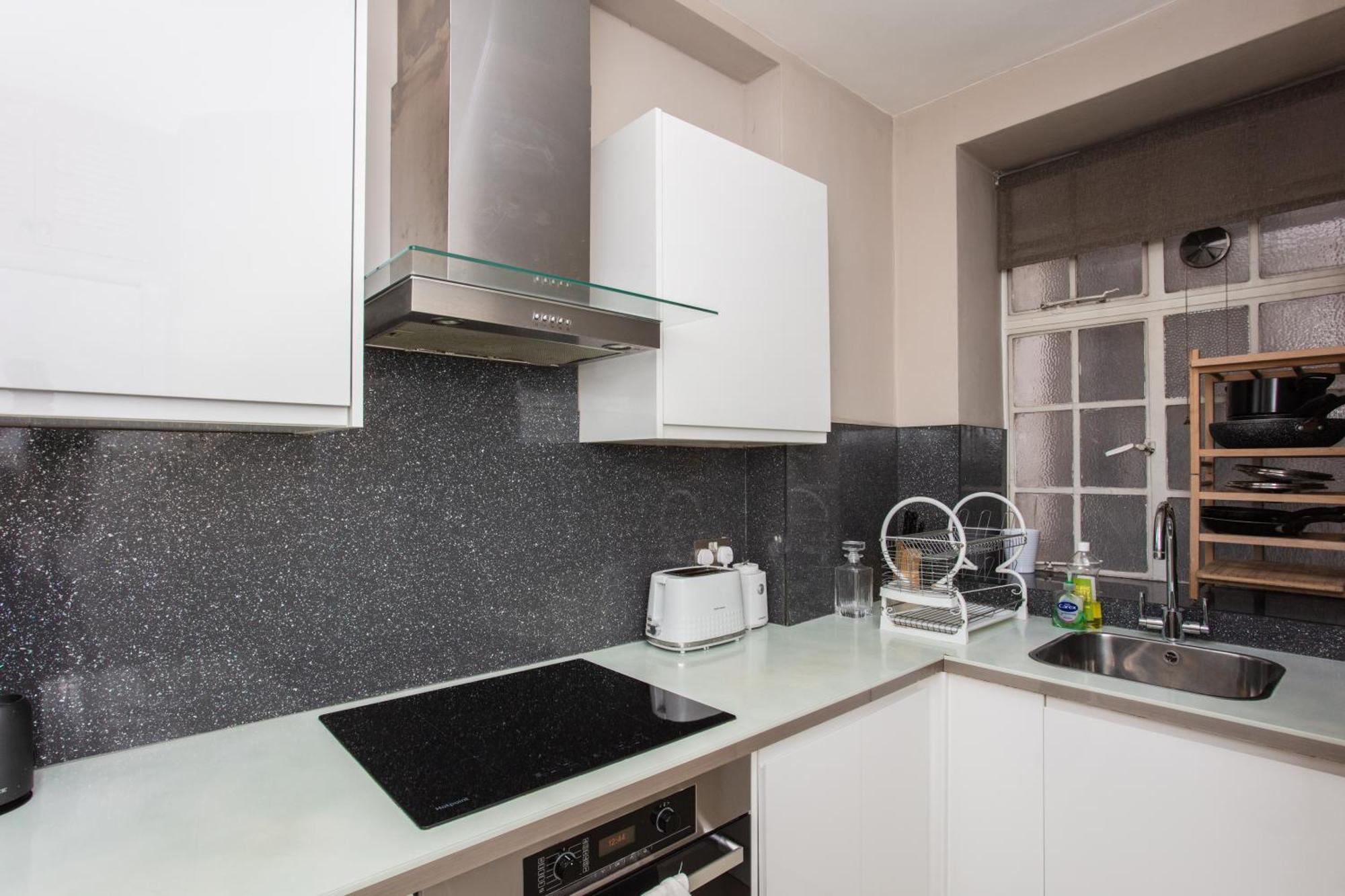 Modern 2 Bedroom In Marble Arch Apartment *