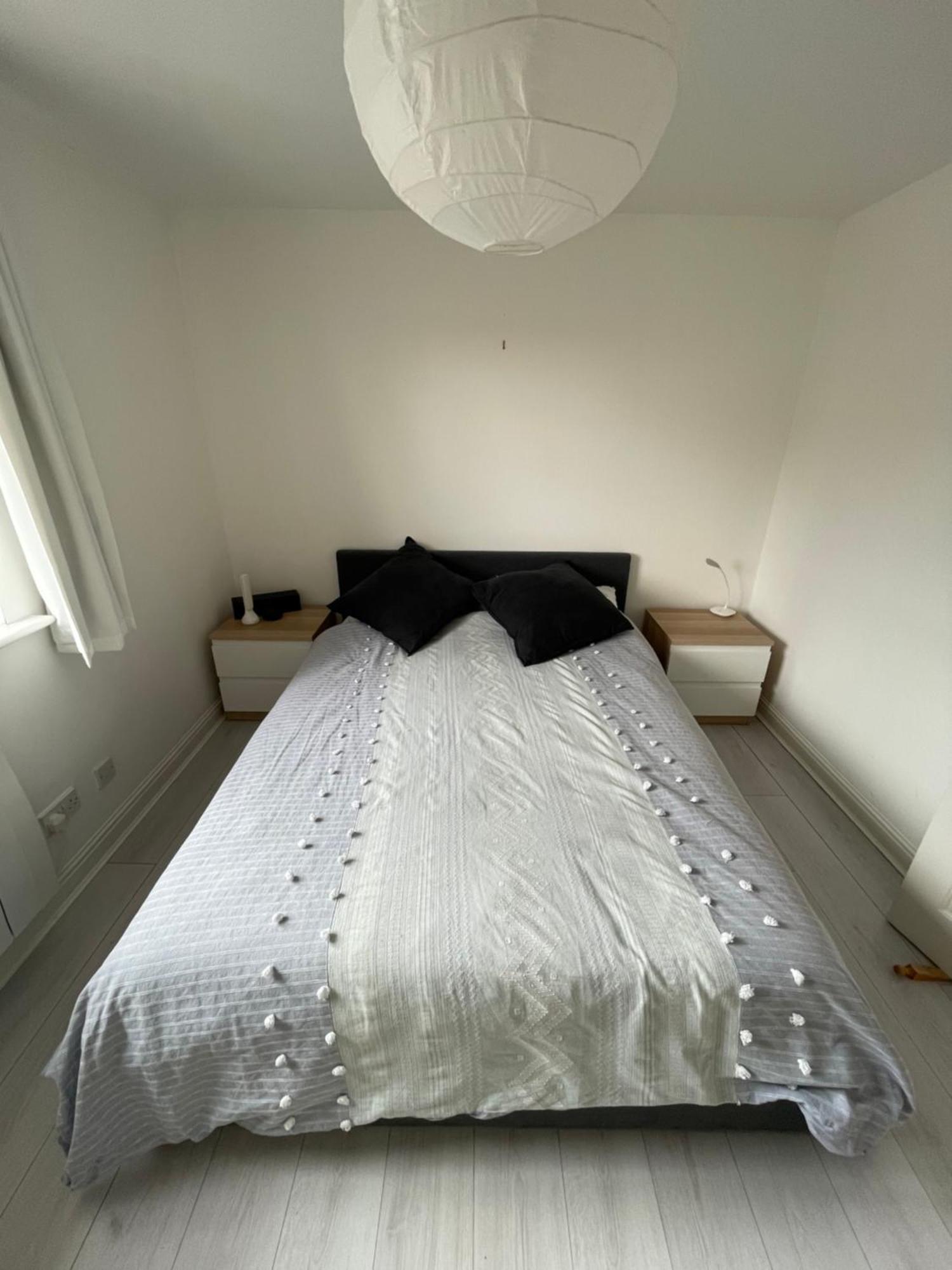 Apartment 2bd Flat With Views Of Canary Wharf - Rotherhithe *