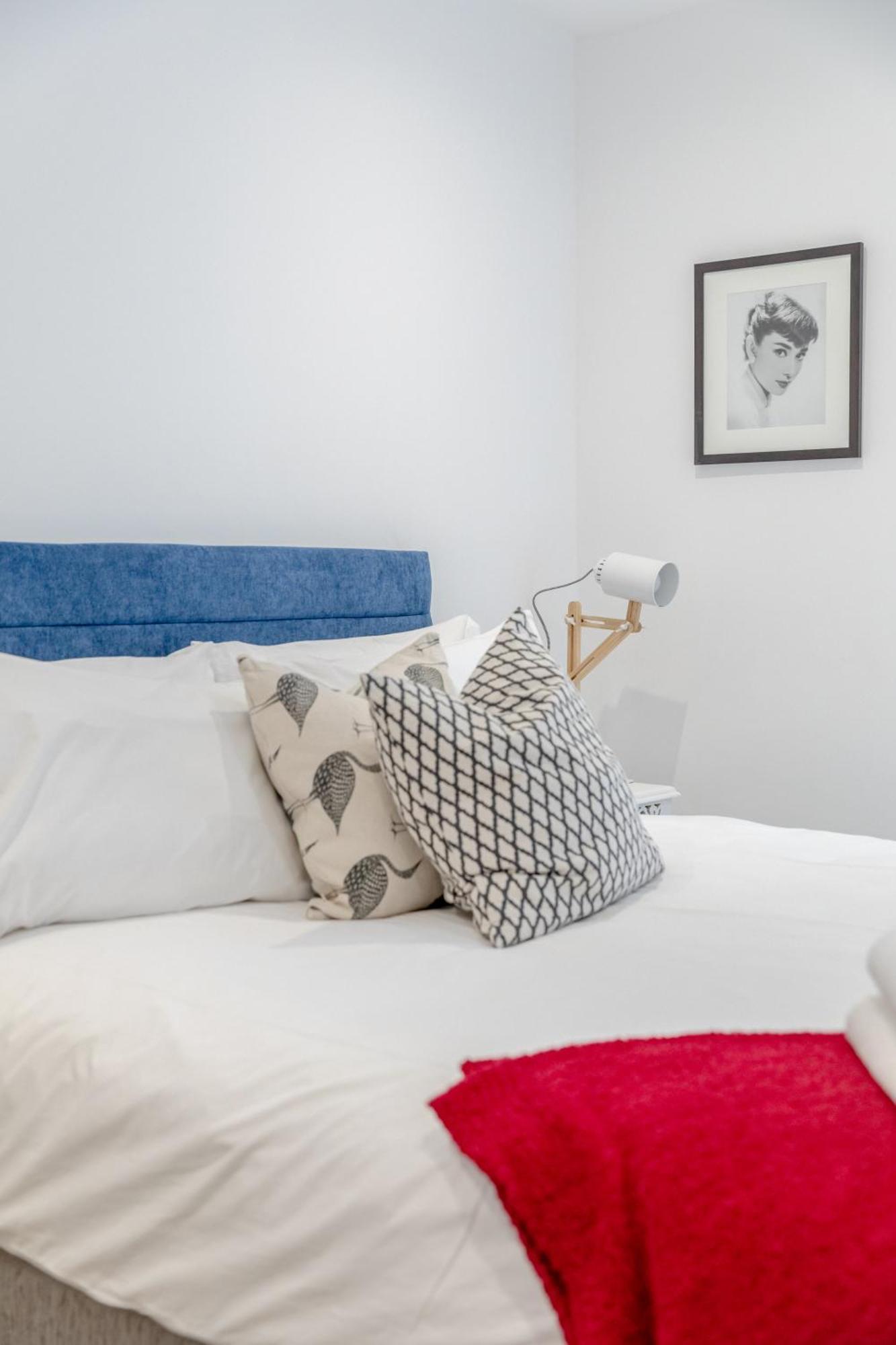 Beautifully Refurbished 2bd Flat- Clapham * London