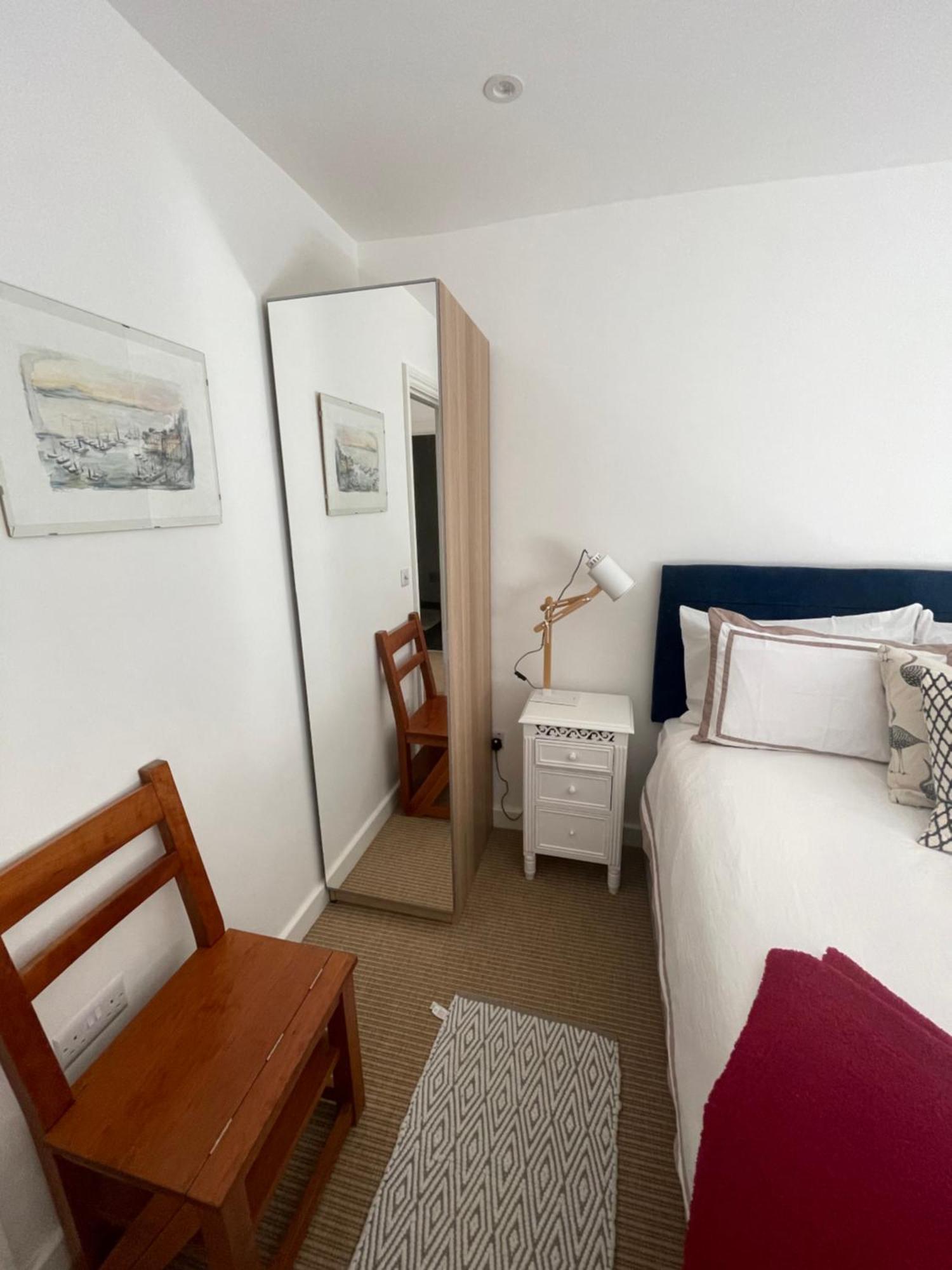 Apartment Beautifully Refurbished 2bd Flat- Clapham London
