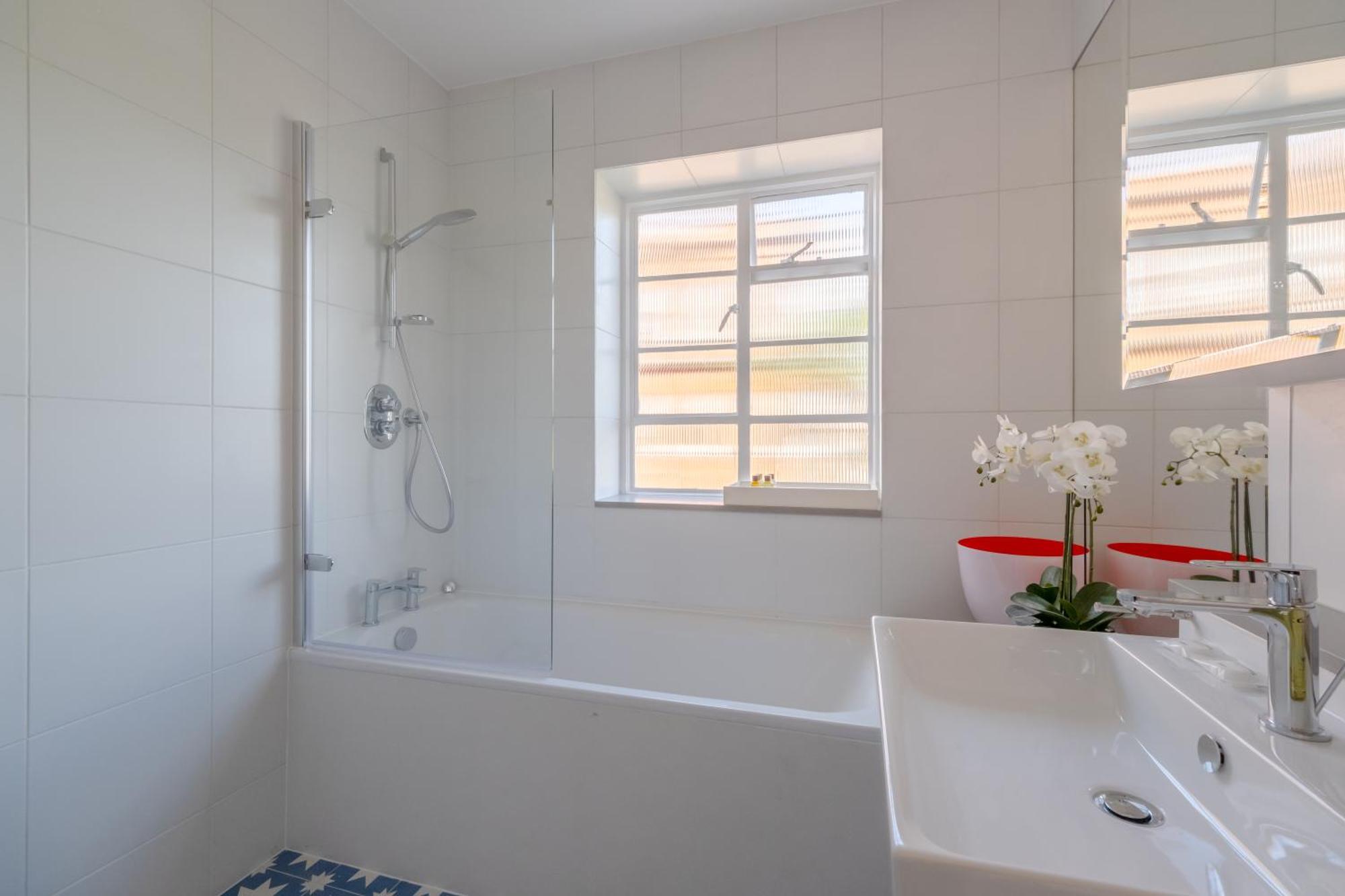 Apartment Beautifully Decorated 1bd Oasis - Earl's Court! *
