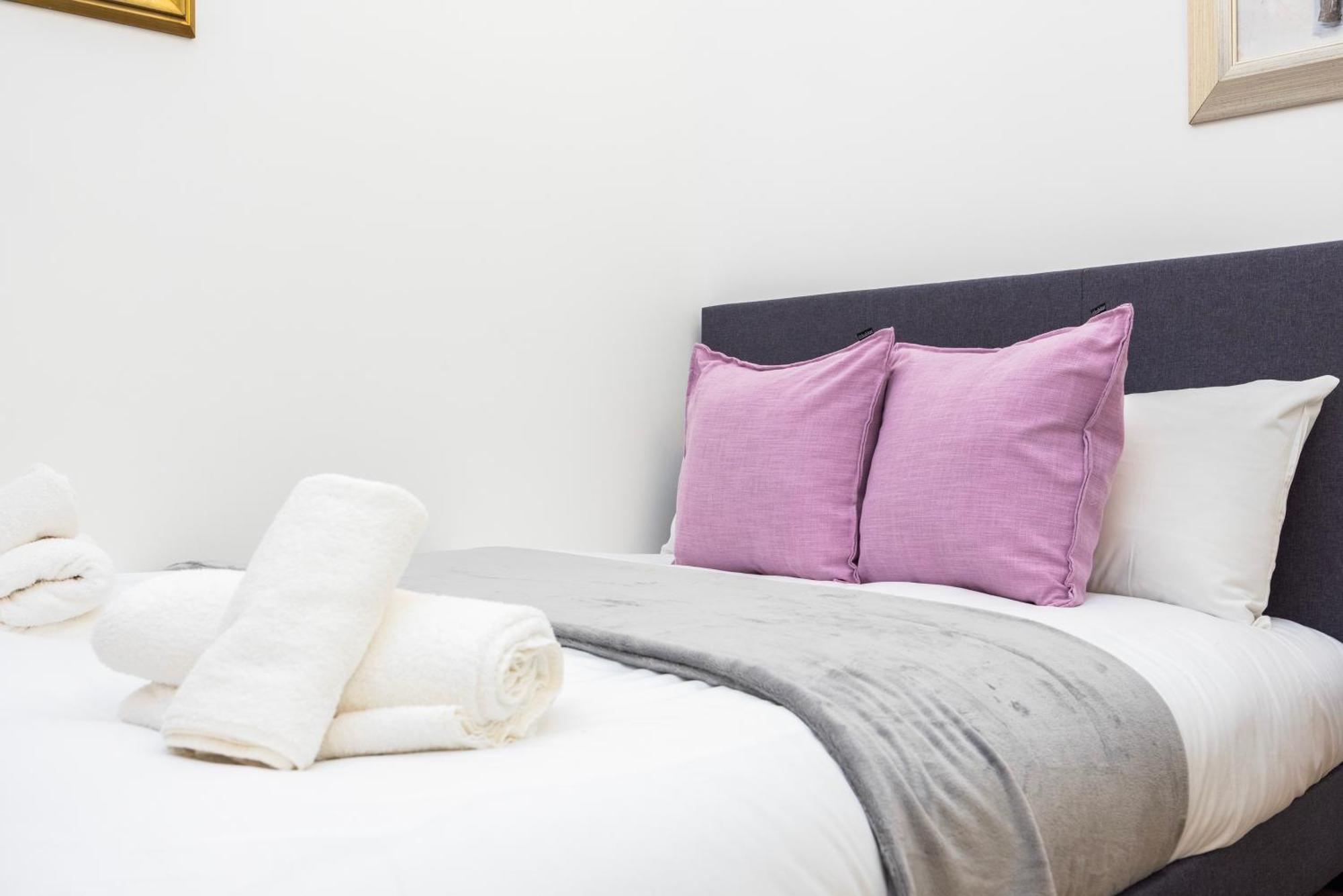 Modern 1 Bedroom Near Kensington High Street Londen