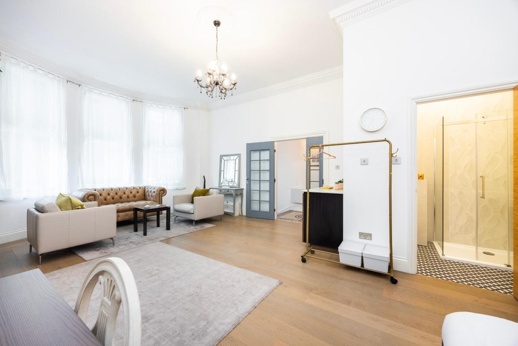 Modern 1 Bedroom Near Kensington High Street Appartement Londen