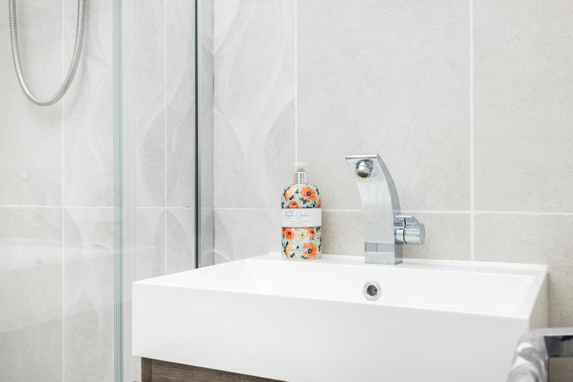 Modern 1 Bedroom Near Kensington High Street Appartement