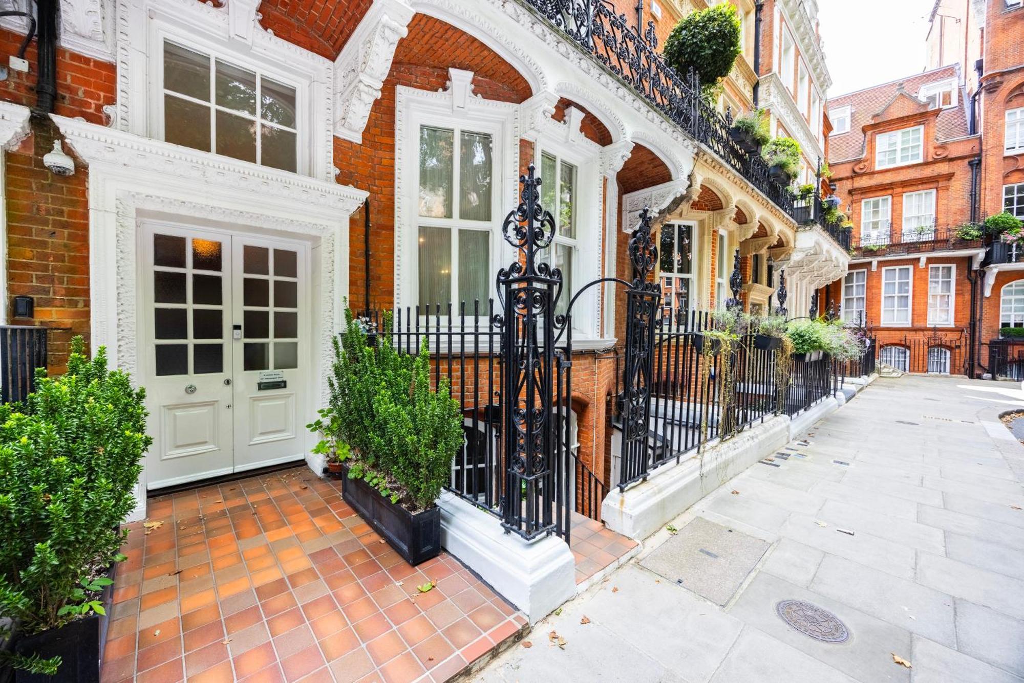 Modern 1 Bedroom Near Kensington High Street Appartement Londen