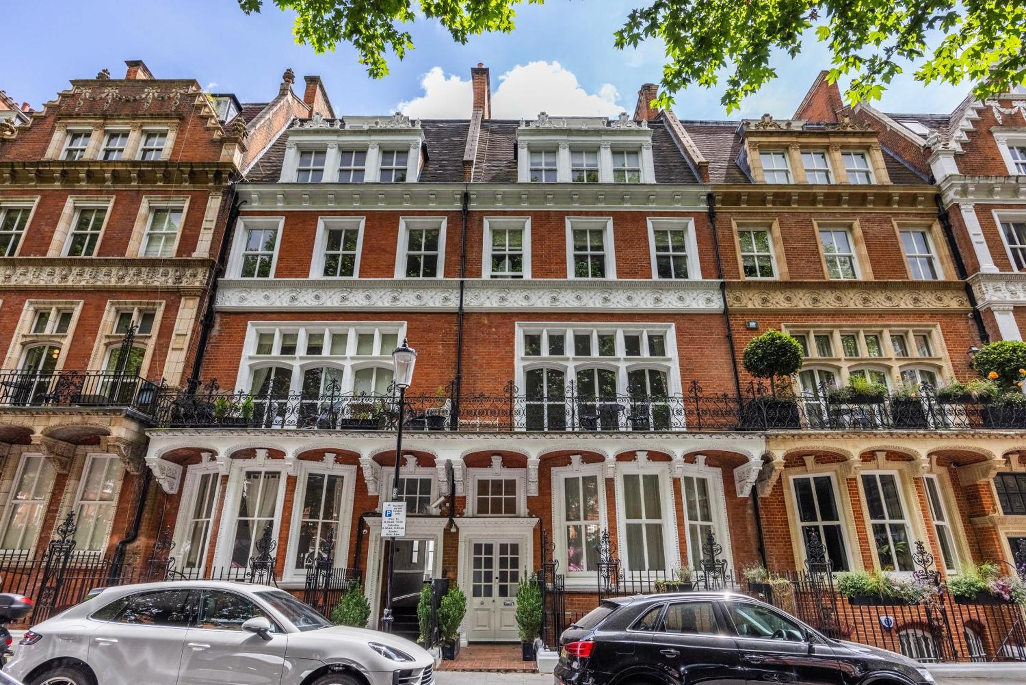 Modern 1 Bedroom Near Kensington High Street Appartement Londen