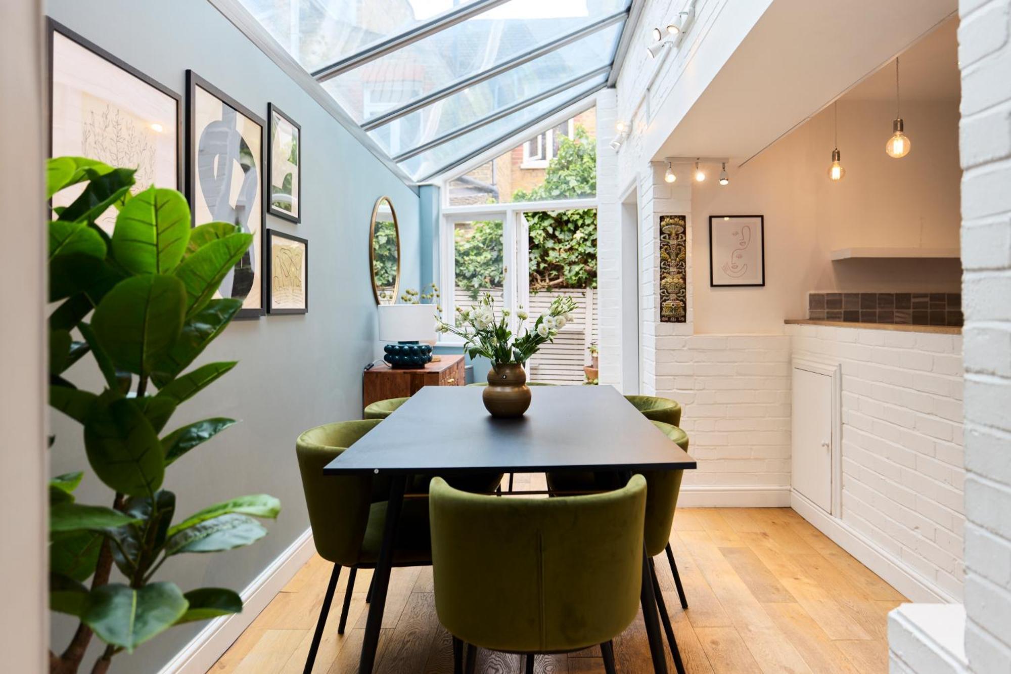 The Fulham Hideout - Modish 2bdr Flat With Patio Apartment *