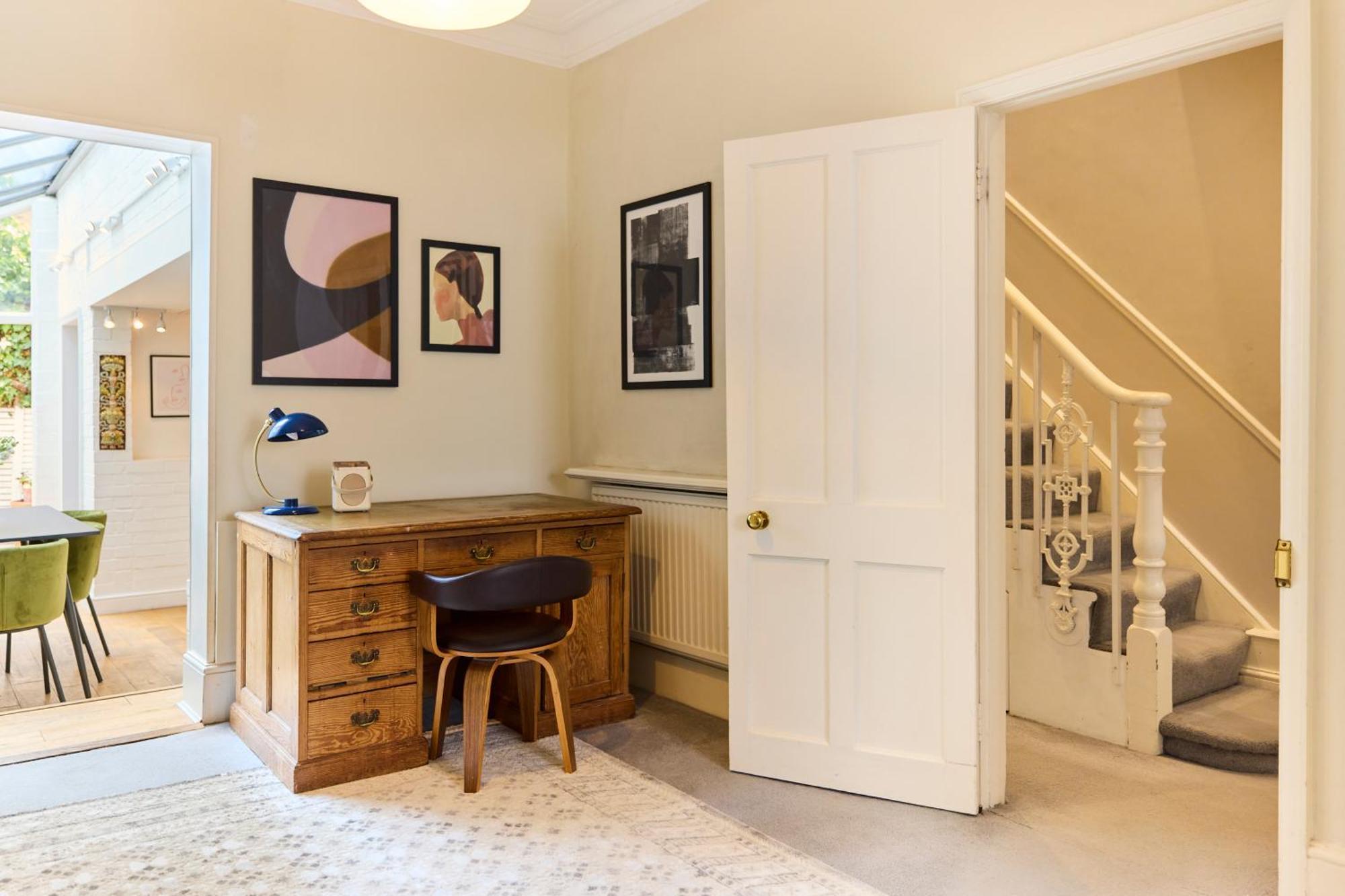 The Fulham Hideout - Modish 2bdr Flat With Patio Apartment *
