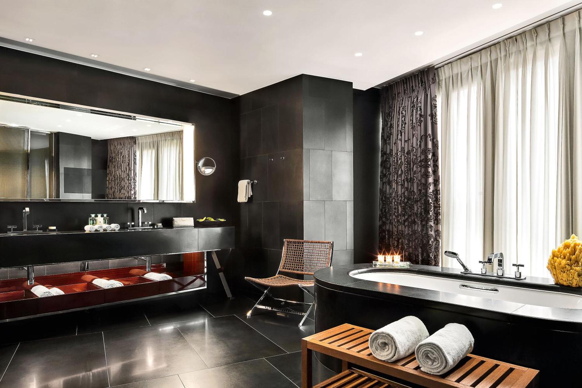 Bulgari Hotel, 5*
