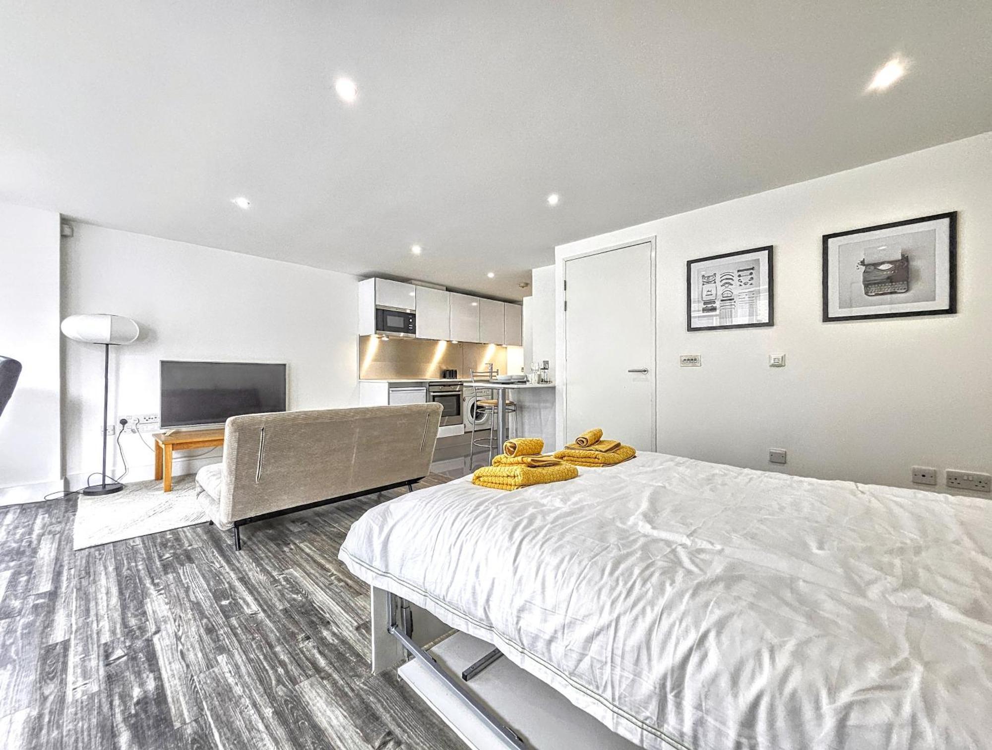 Apartment Waterside, Old Street, Angel, Entire Private *