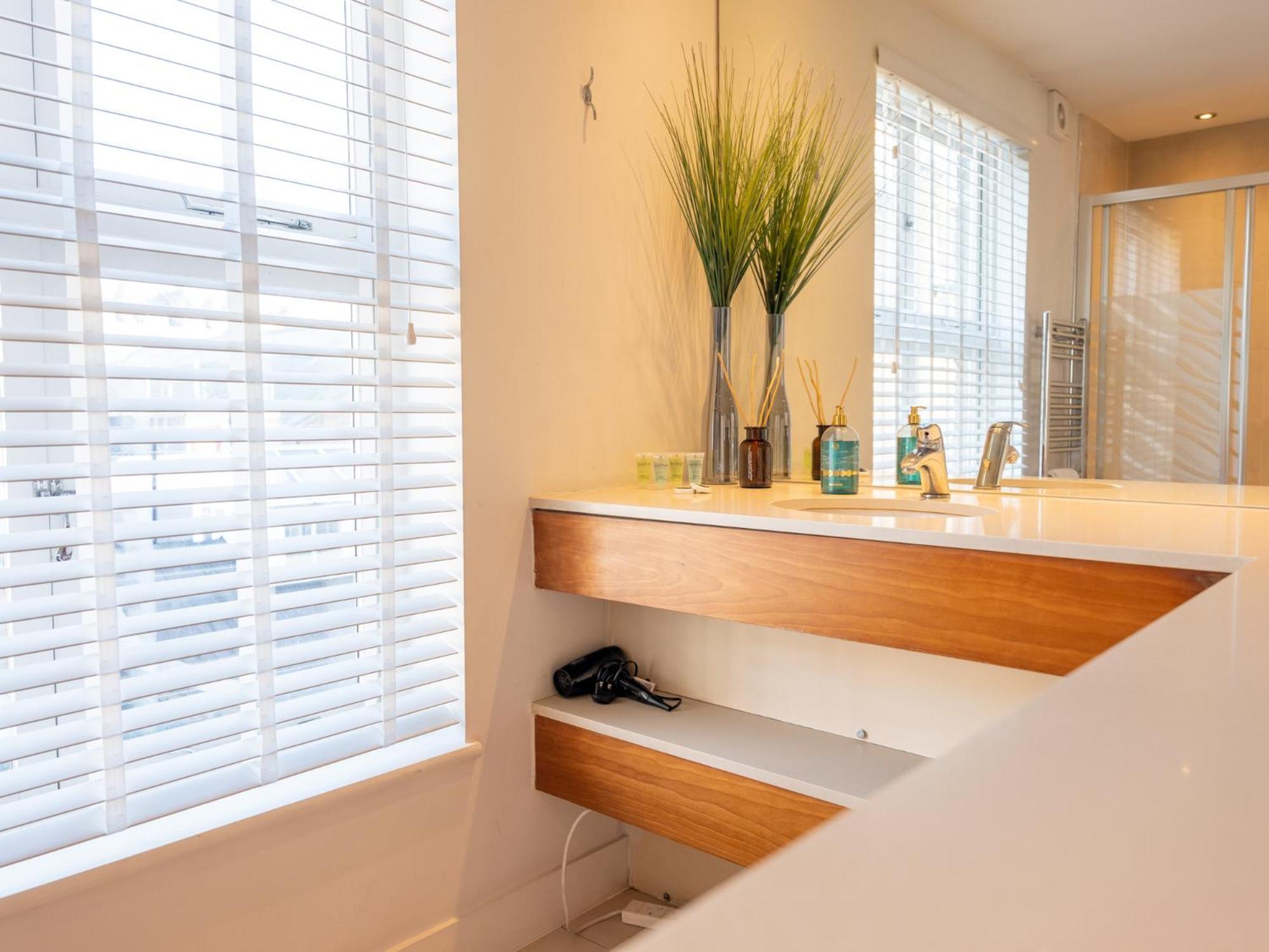Pass The Keys - Hideaway In The Notting Hill Set London