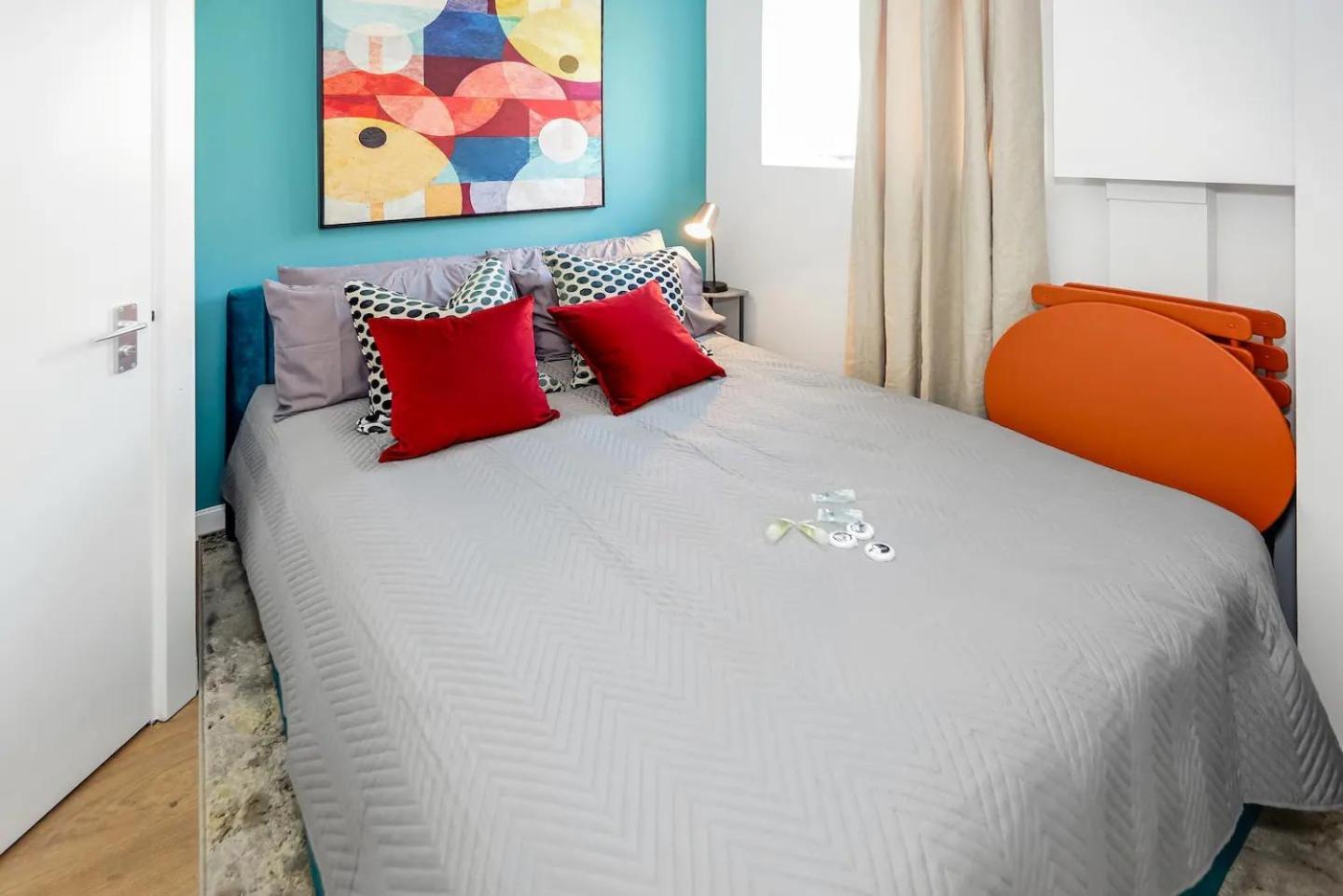 Appartement Chic Ensuite - 10% Off - 3 Min To Trains -pass The Keys Londen