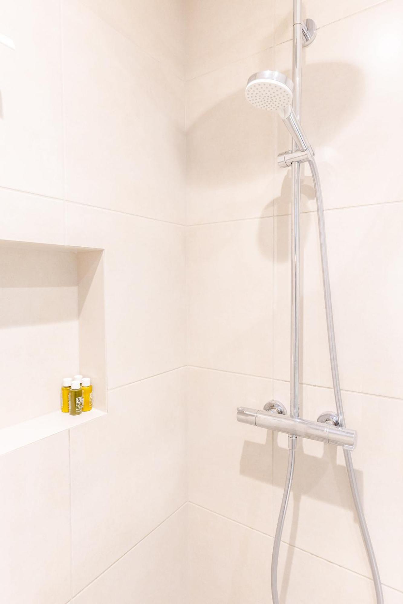 Apartment Refurbished Kensington With Balcony Near Tube *