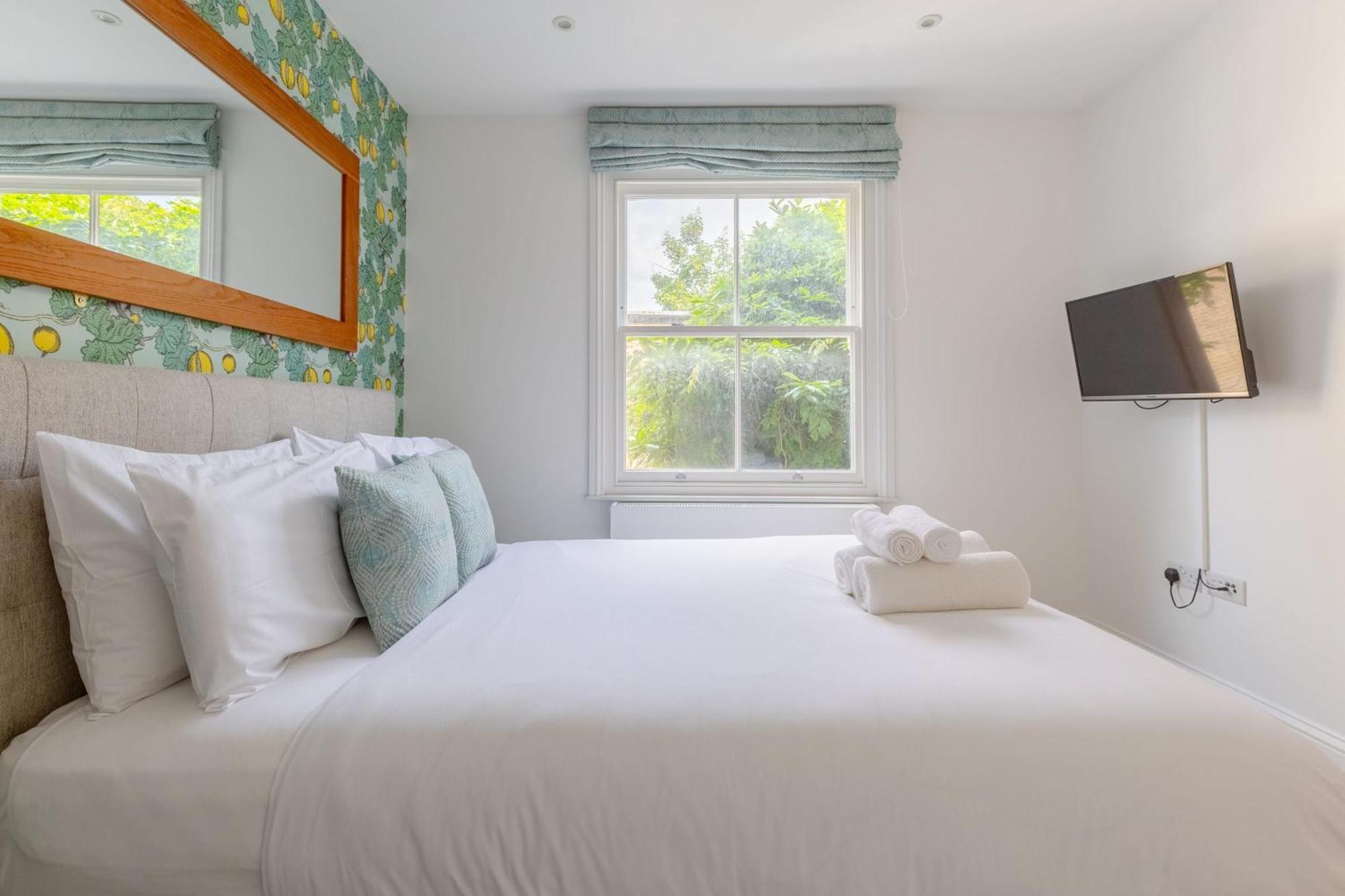 Refurbished Kensington With Balcony Near Tube London